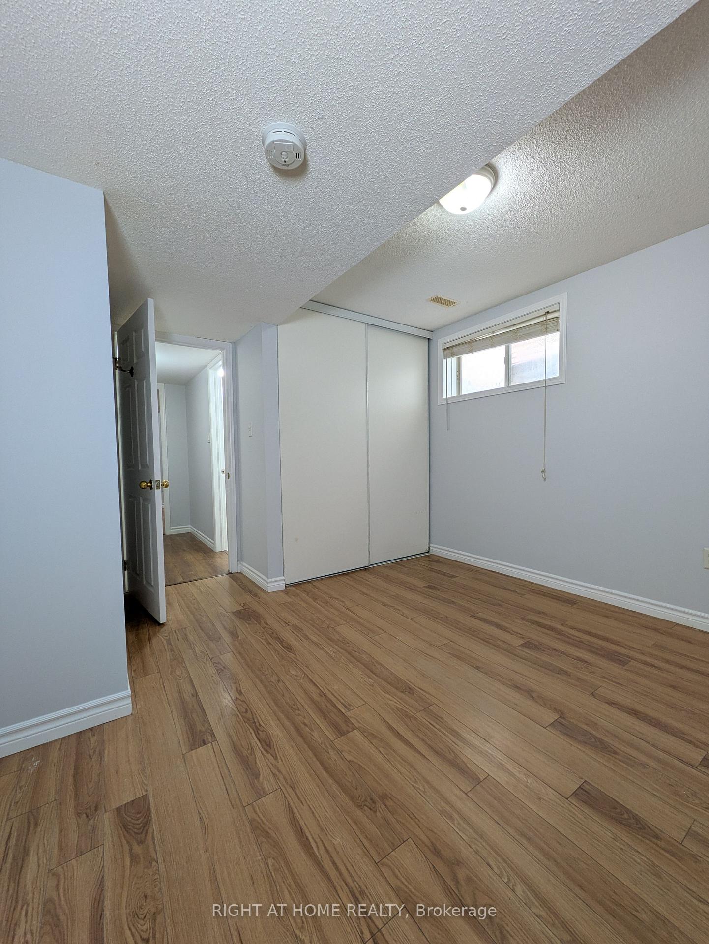 Photo 10 of 19 Butternut Drive, Barrie, Holly — HOMEH