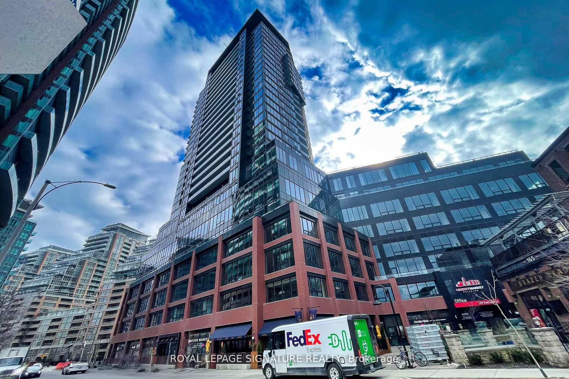 Photo of Unit 907, 135 East Liberty Street