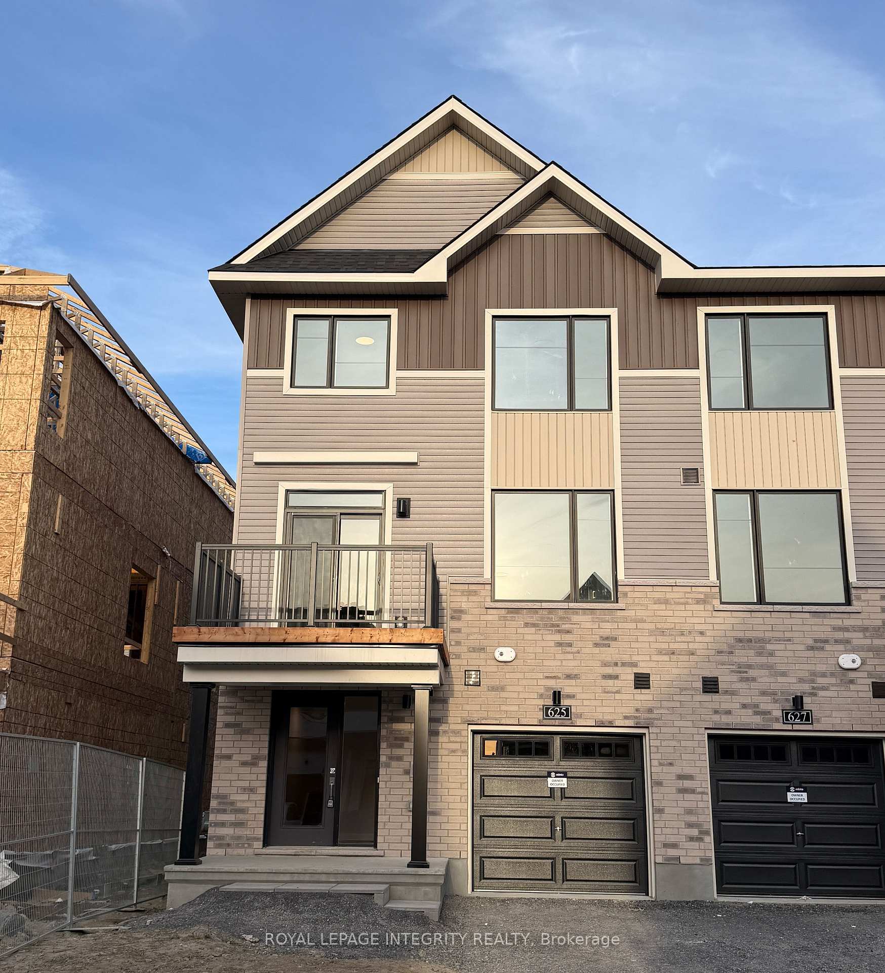 Photo of 625 Moonglade Crescent