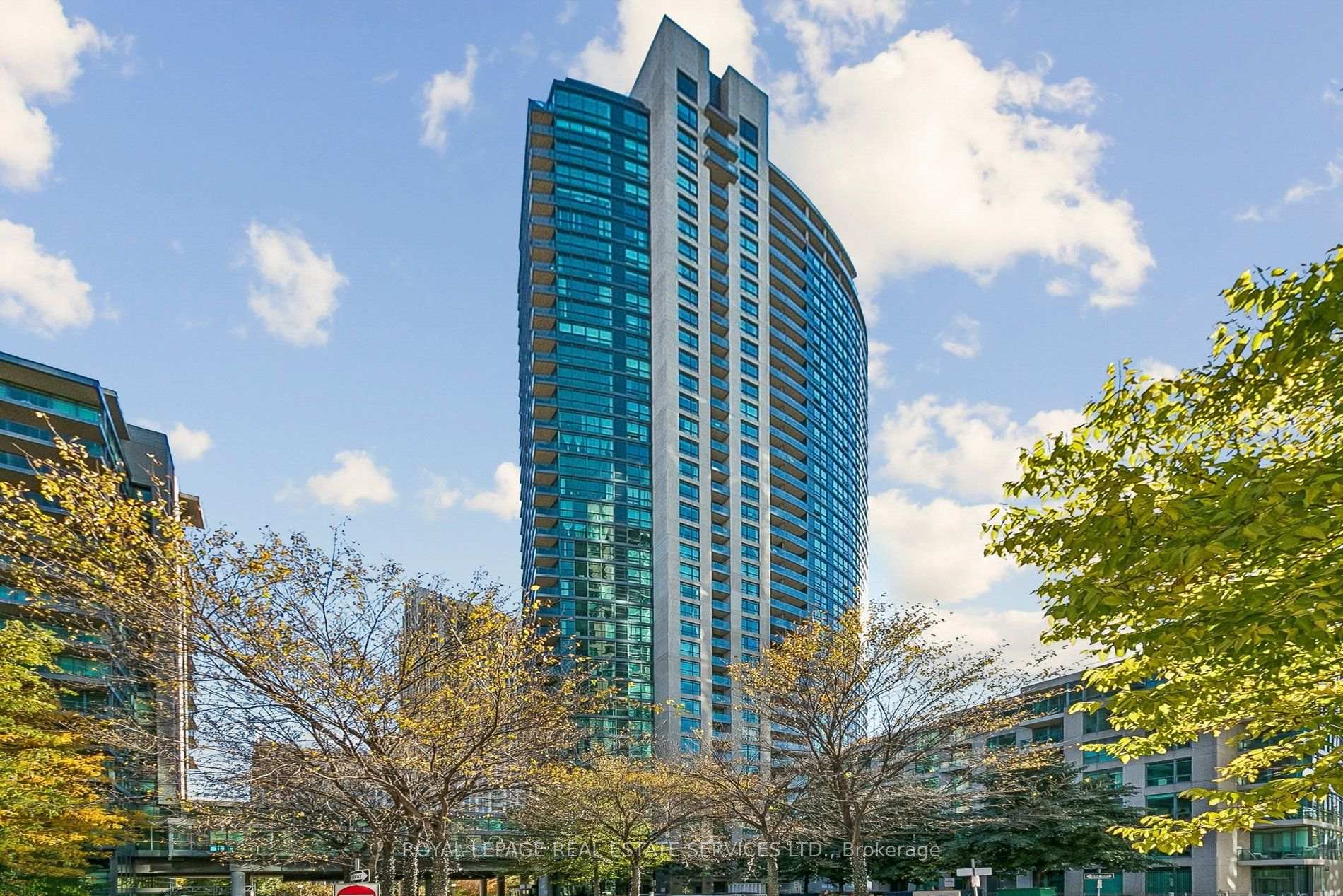 Photo of Unit 3612, 215 Fort York Boulevard