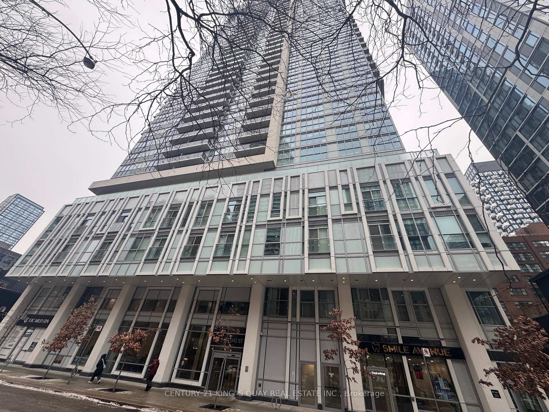 Photo of Unit 2103, 77 Mutual Street