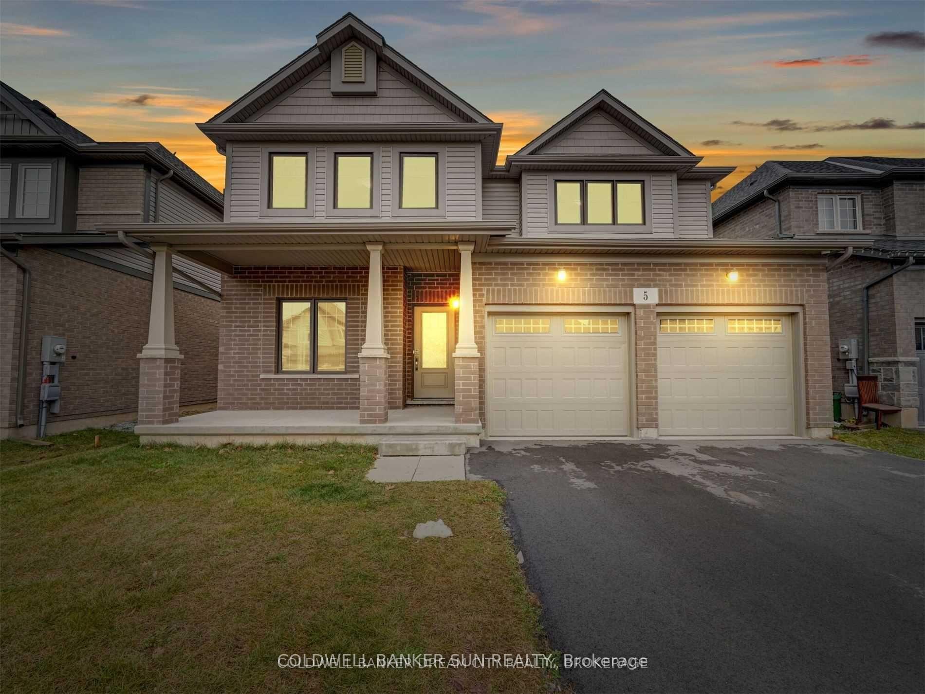 Front of Unit BSMT, 5 Darling Avenue