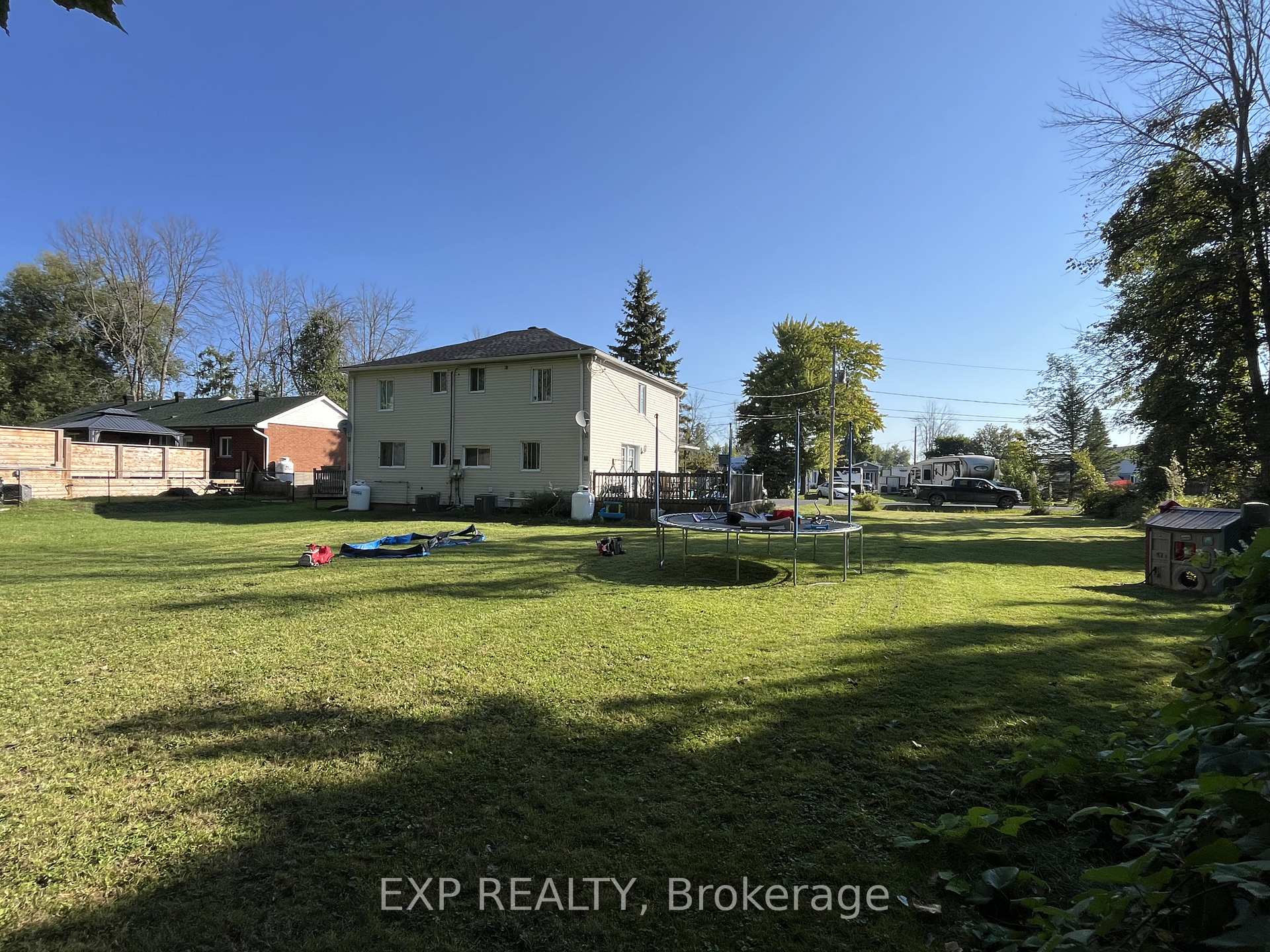 Photo 8 of 2012 Poulin Avenue, Cornwall — HOMEH