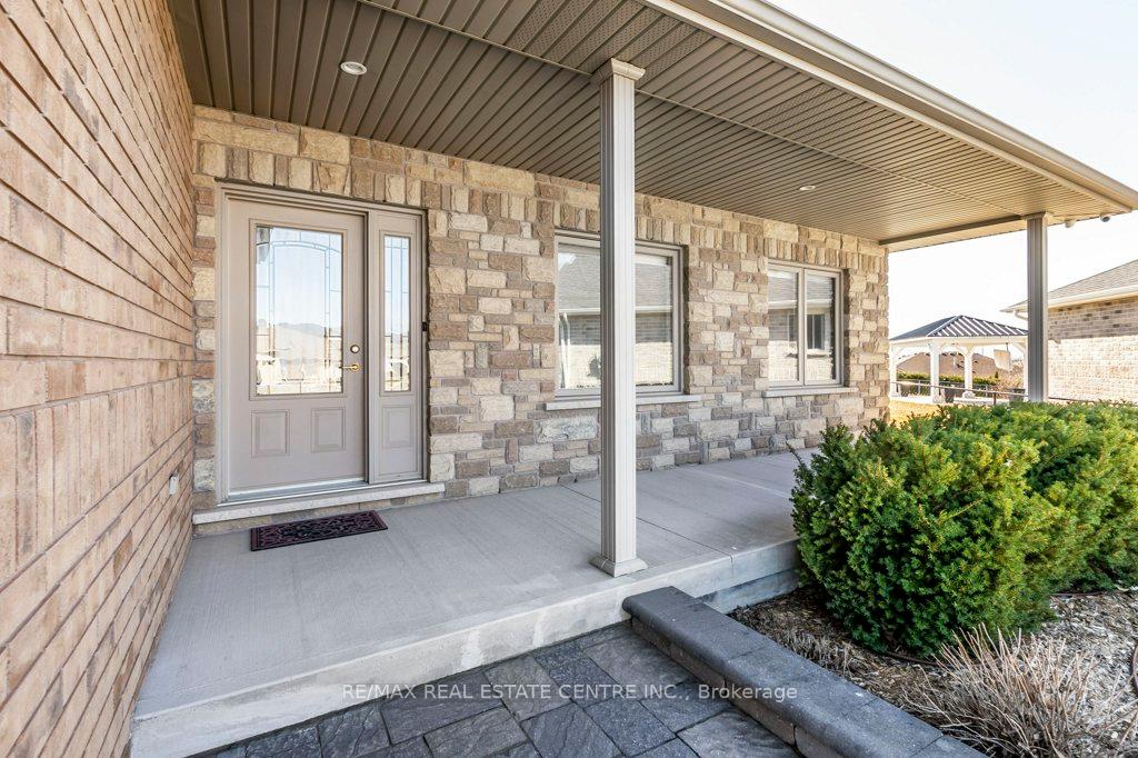 Photo 2 of 86 Willits Crescent, Brant, Brantford Twp — HOMEH