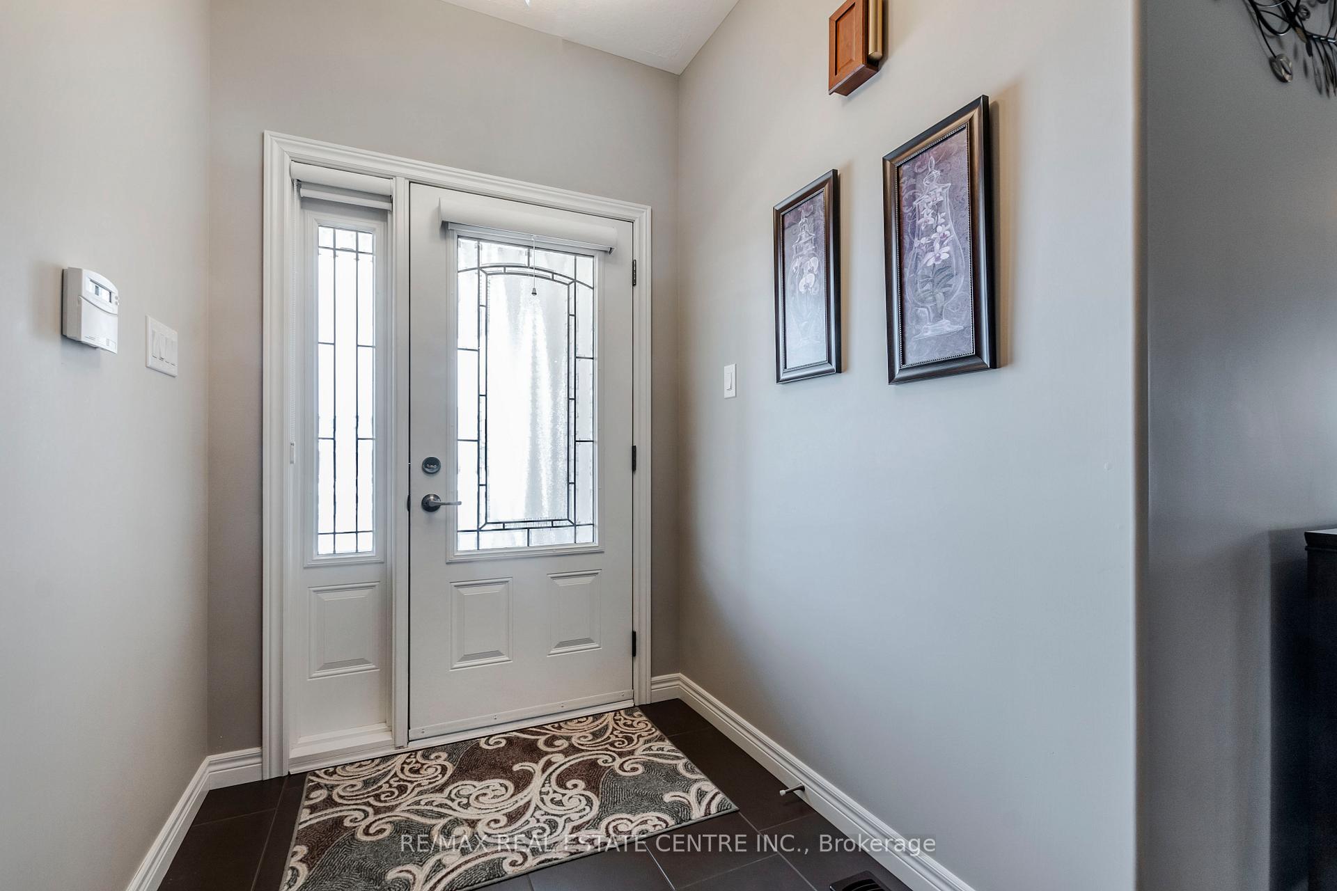 Photo 3 of 86 Willits Crescent, Brant, Brantford Twp — HOMEH