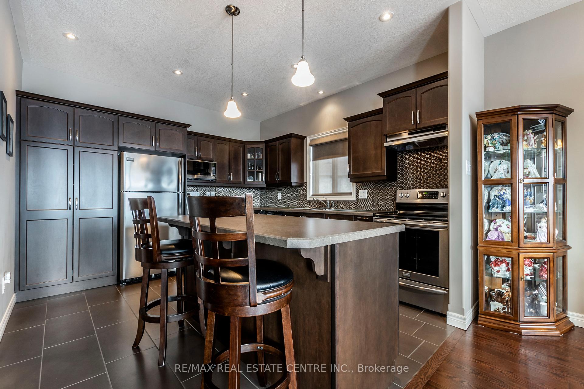 Photo 6 of 86 Willits Crescent, Brant, Brantford Twp — HOMEH