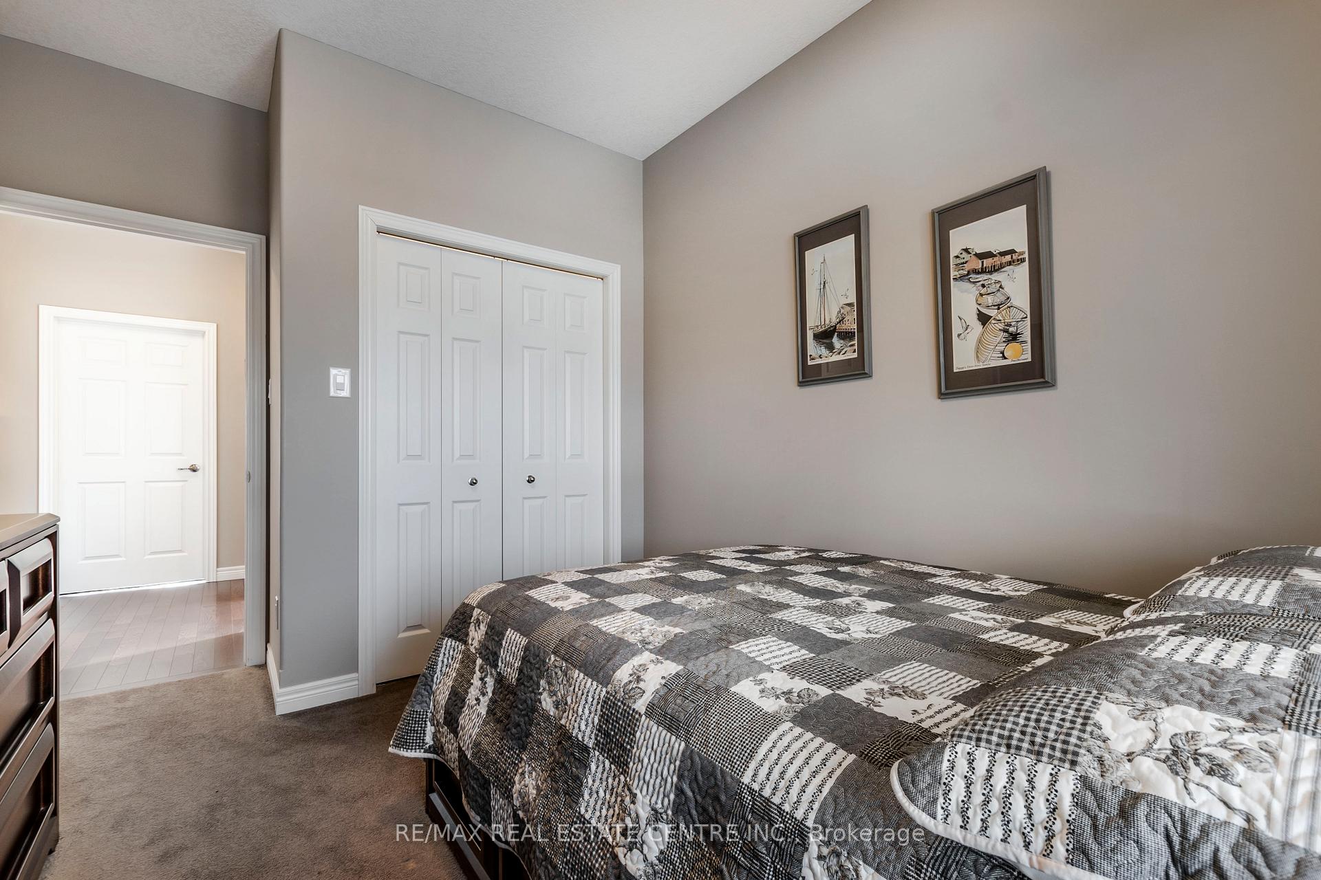 Photo 10 of 86 Willits Crescent, Brant, Brantford Twp — HOMEH