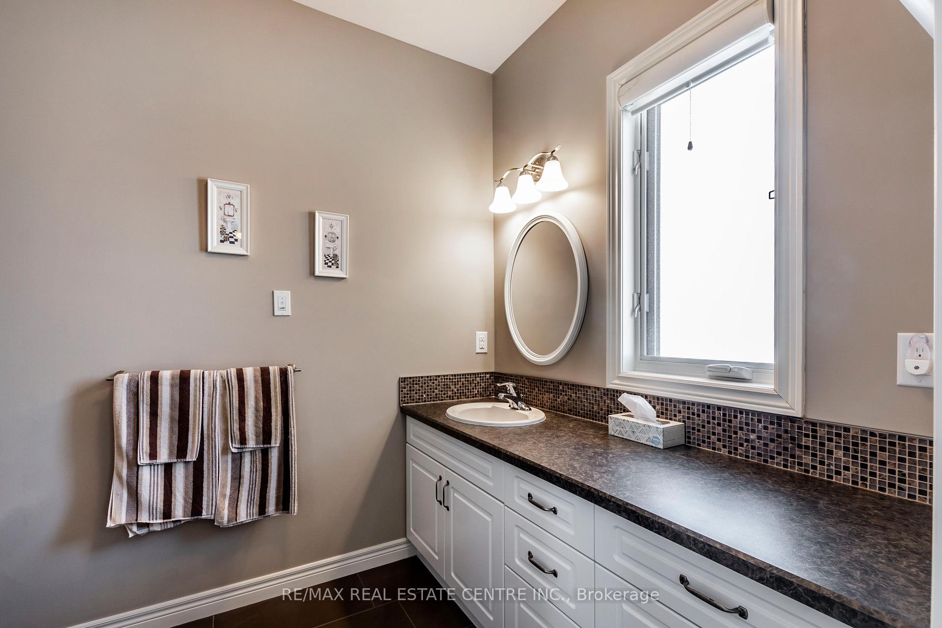 Photo 14 of 86 Willits Crescent, Brant, Brantford Twp — HOMEH