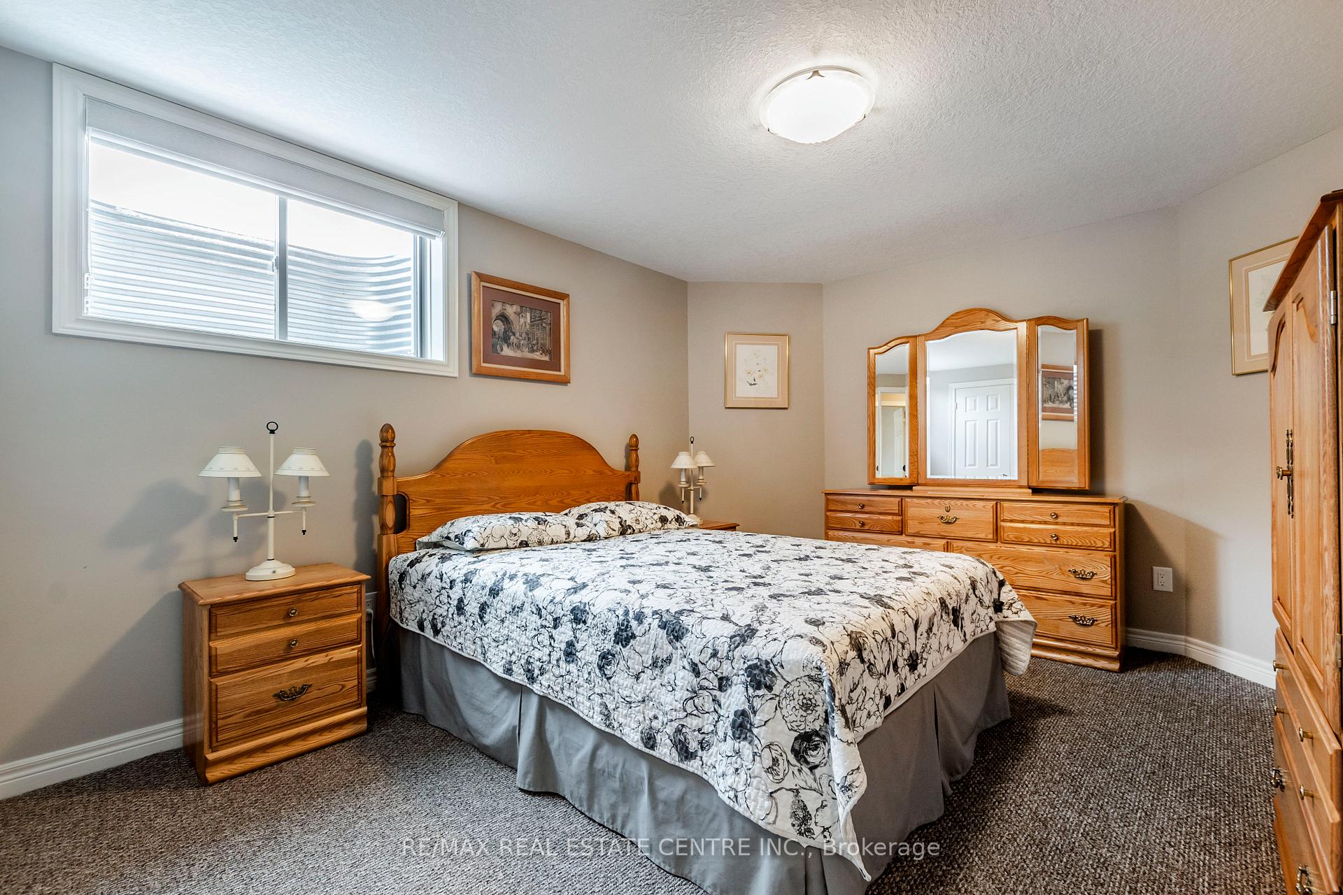Photo 17 of 86 Willits Crescent, Brant, Brantford Twp — HOMEH