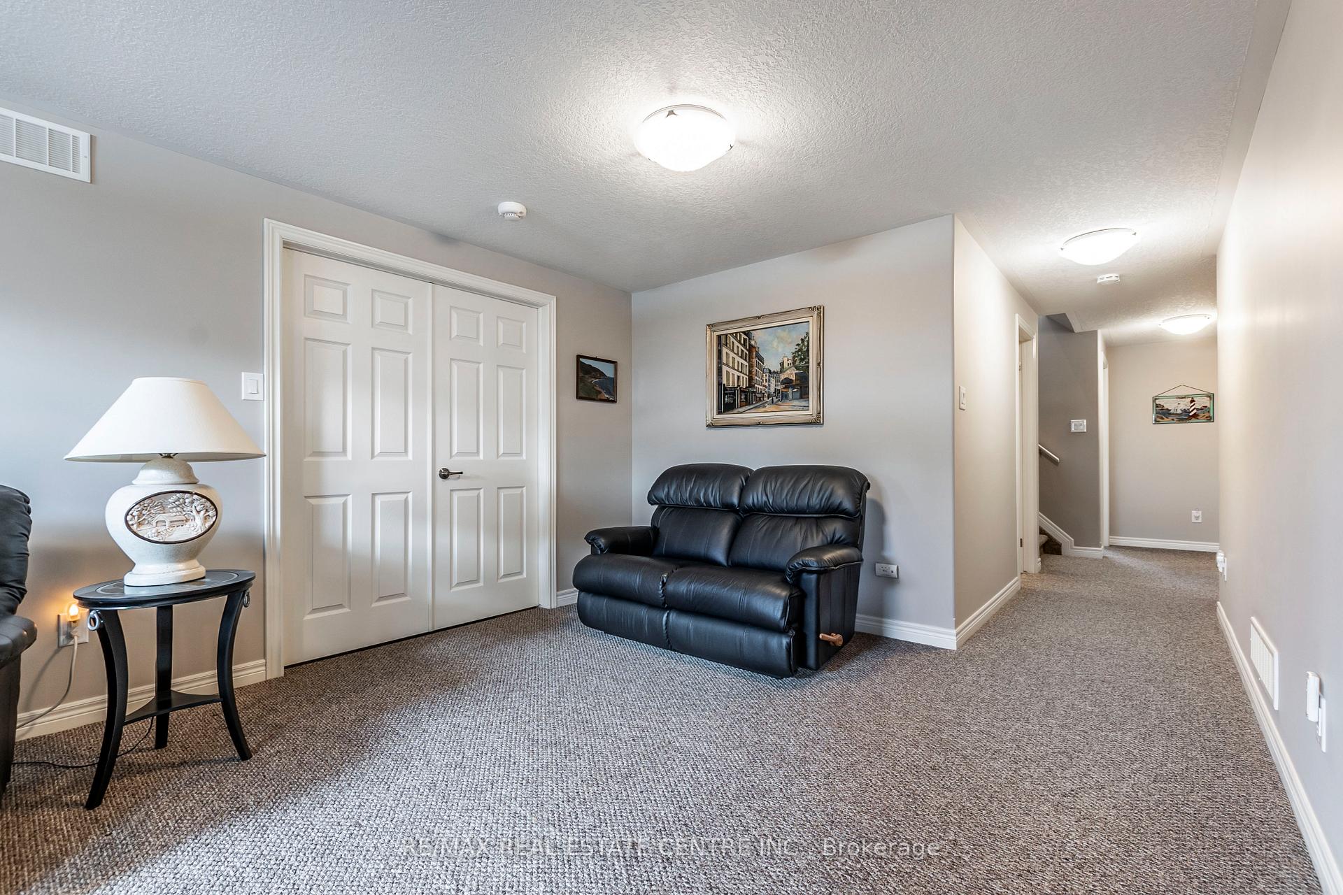 Photo 19 of 86 Willits Crescent, Brant, Brantford Twp — HOMEH