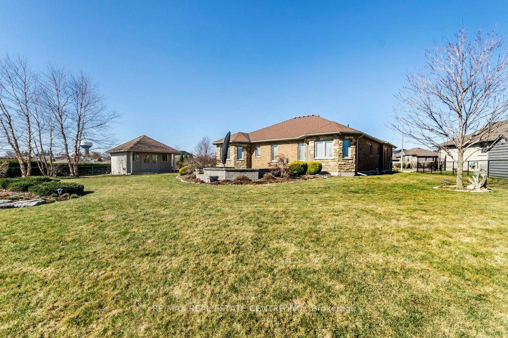 Photo 29 of 86 Willits Crescent, Brant, Brantford Twp — HOMEH