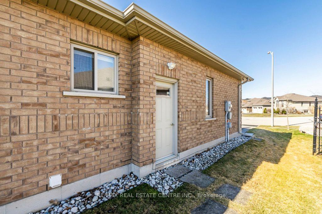 Photo 30 of 86 Willits Crescent, Brant, Brantford Twp — HOMEH
