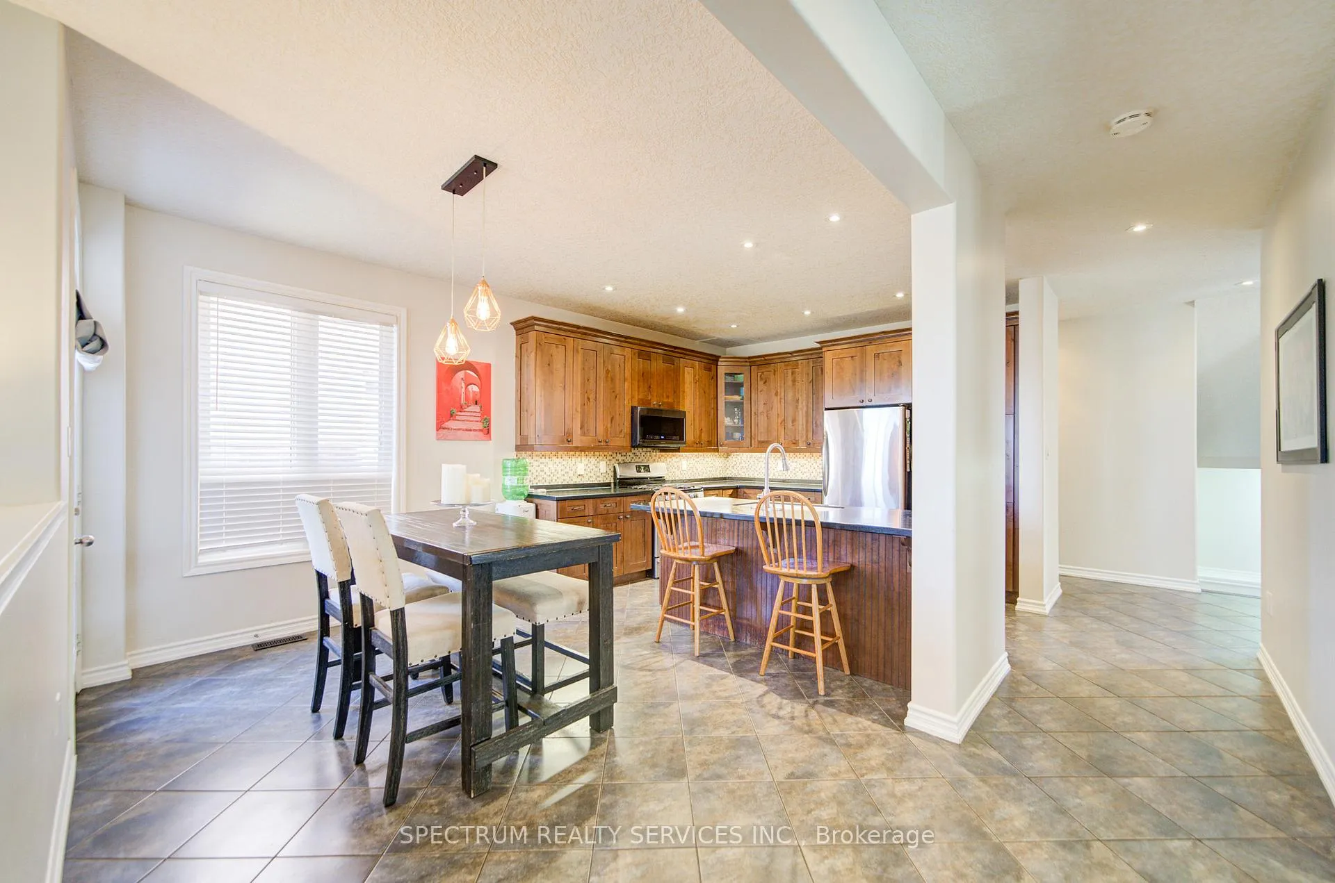 Photo 9 of 72 Graihawk Drive, Barrie, Ardagh — HOMEH