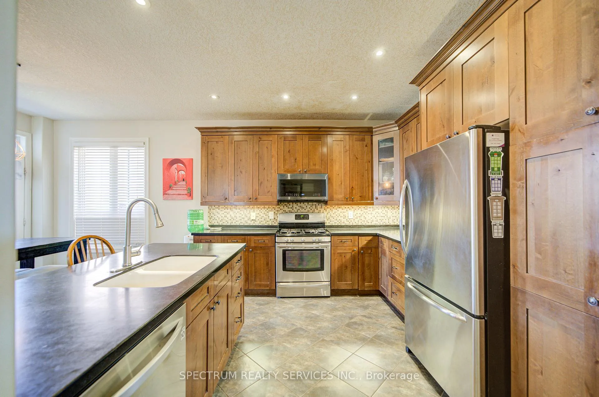 Photo 12 of 72 Graihawk Drive, Barrie, Ardagh — HOMEH
