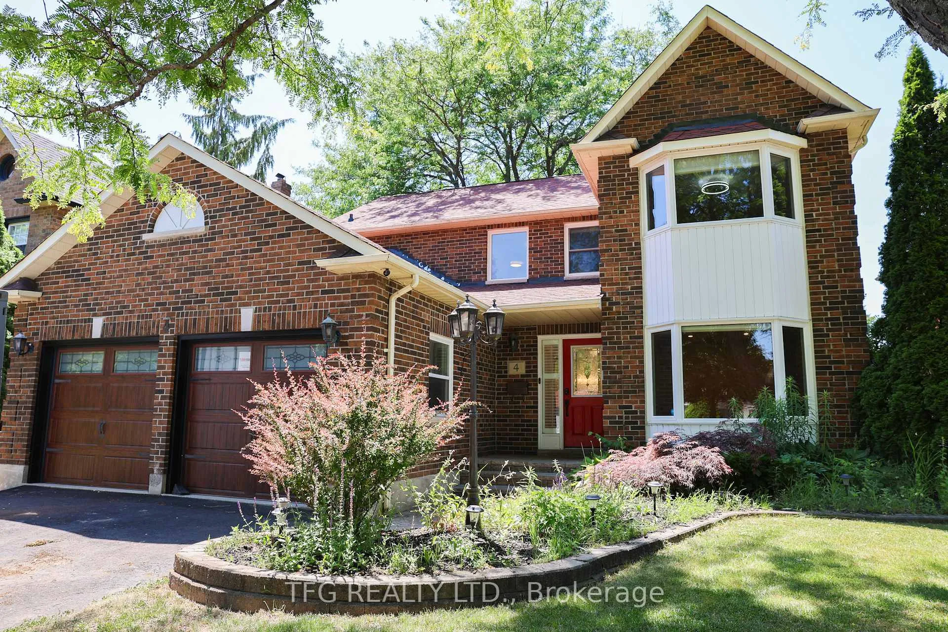Photo 1 of 4 Carriage Lane, Clarington, Courtice — HOMEH