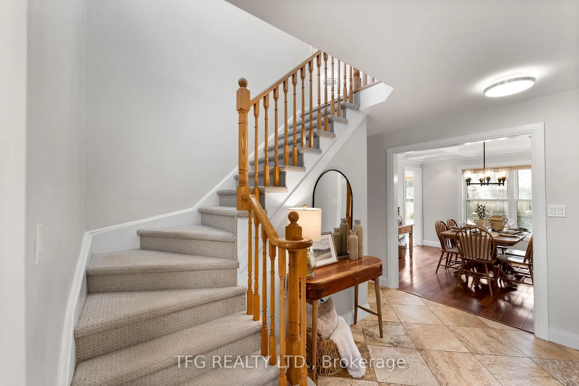 Photo 5 of 4 Carriage Lane, Clarington, Courtice — HOMEH