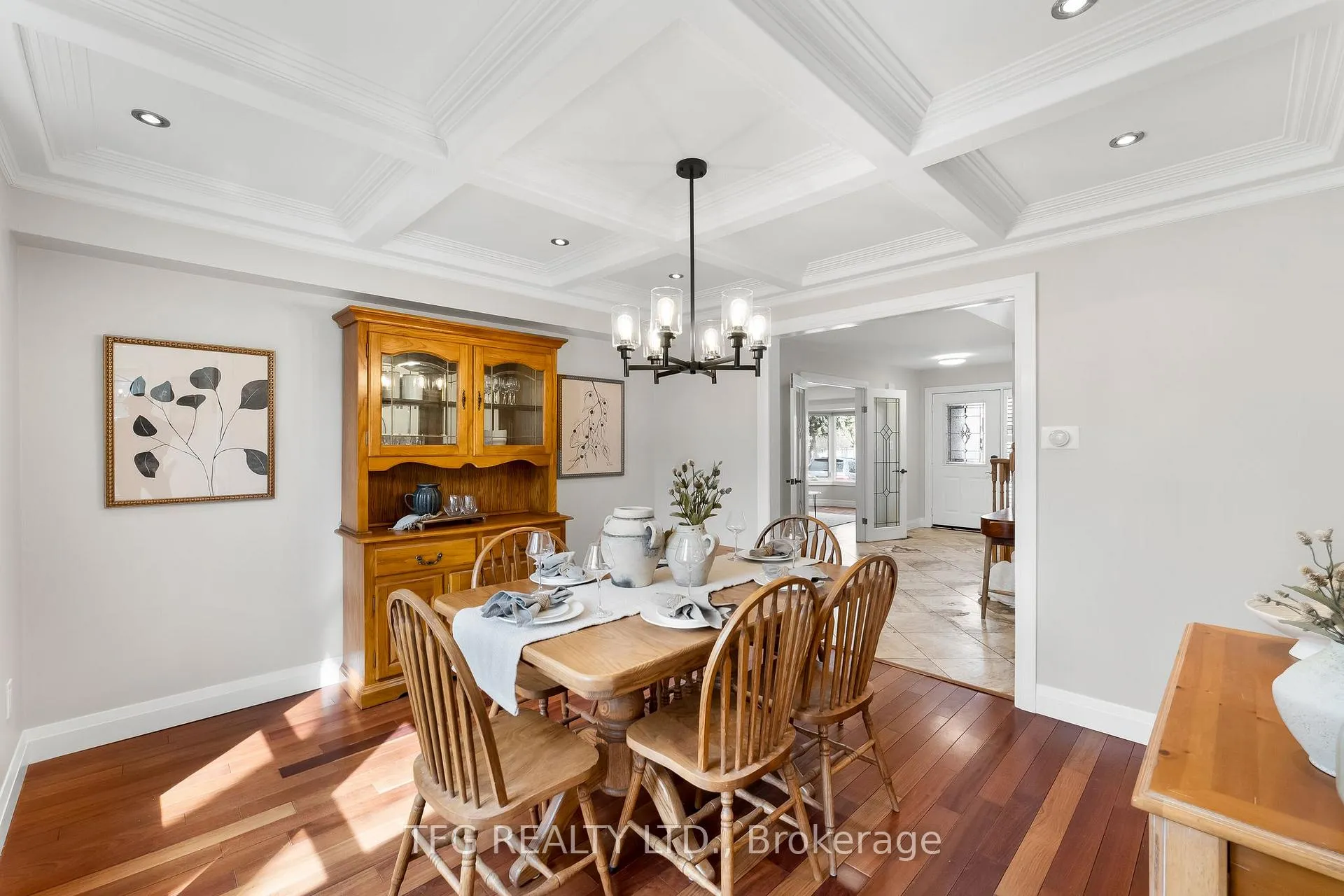 Photo 11 of 4 Carriage Lane, Clarington, Courtice — HOMEH