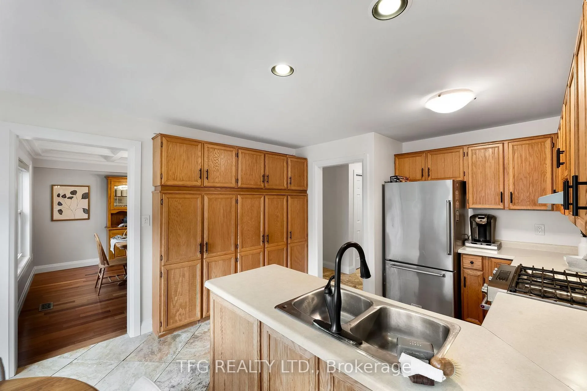 Photo 15 of 4 Carriage Lane, Clarington, Courtice — HOMEH