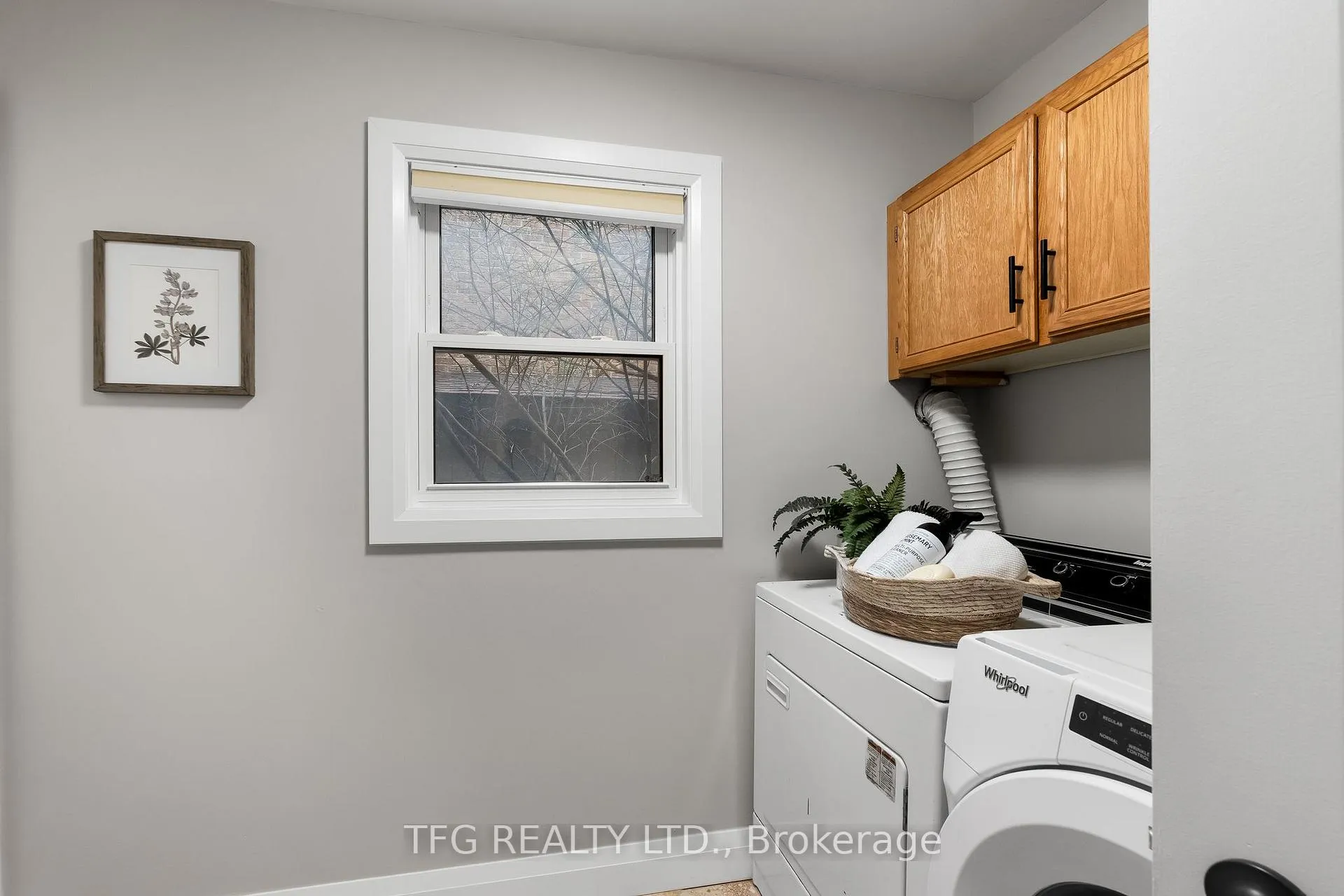 Photo 19 of 4 Carriage Lane, Clarington, Courtice — HOMEH