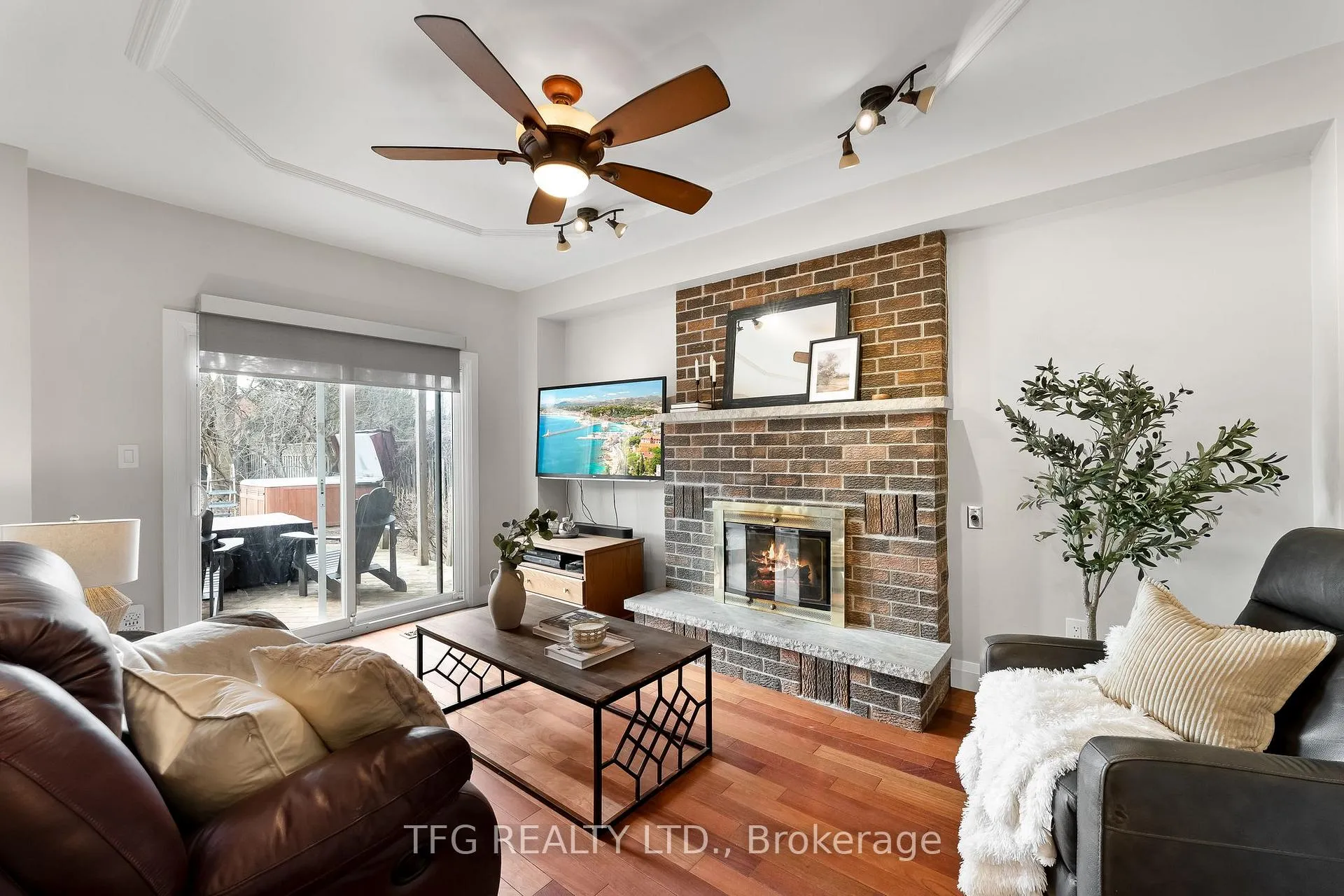 Photo 21 of 4 Carriage Lane, Clarington, Courtice — HOMEH