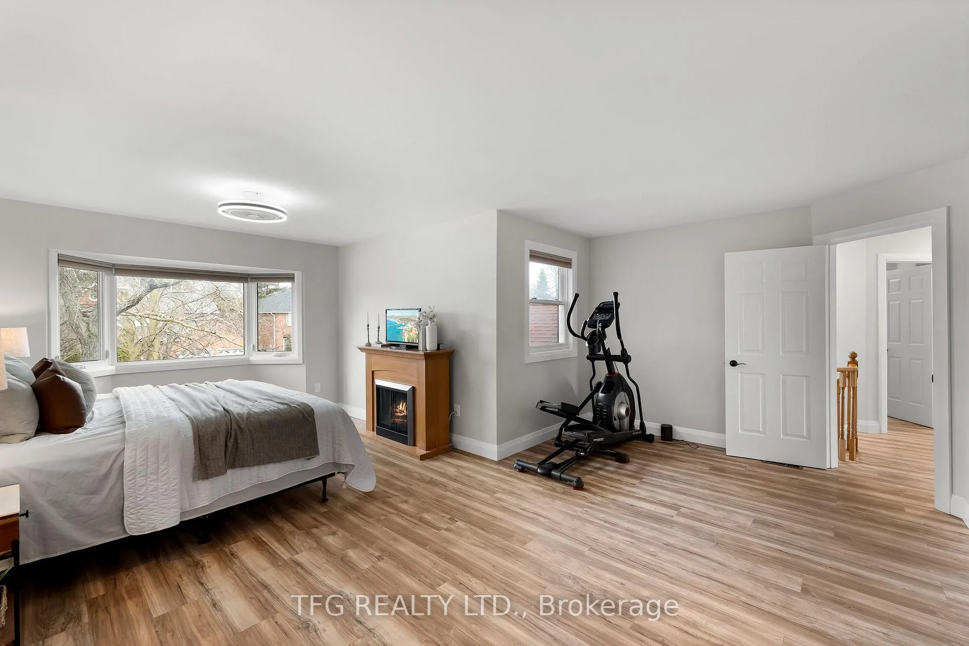 Photo 25 of 4 Carriage Lane, Clarington, Courtice — HOMEH