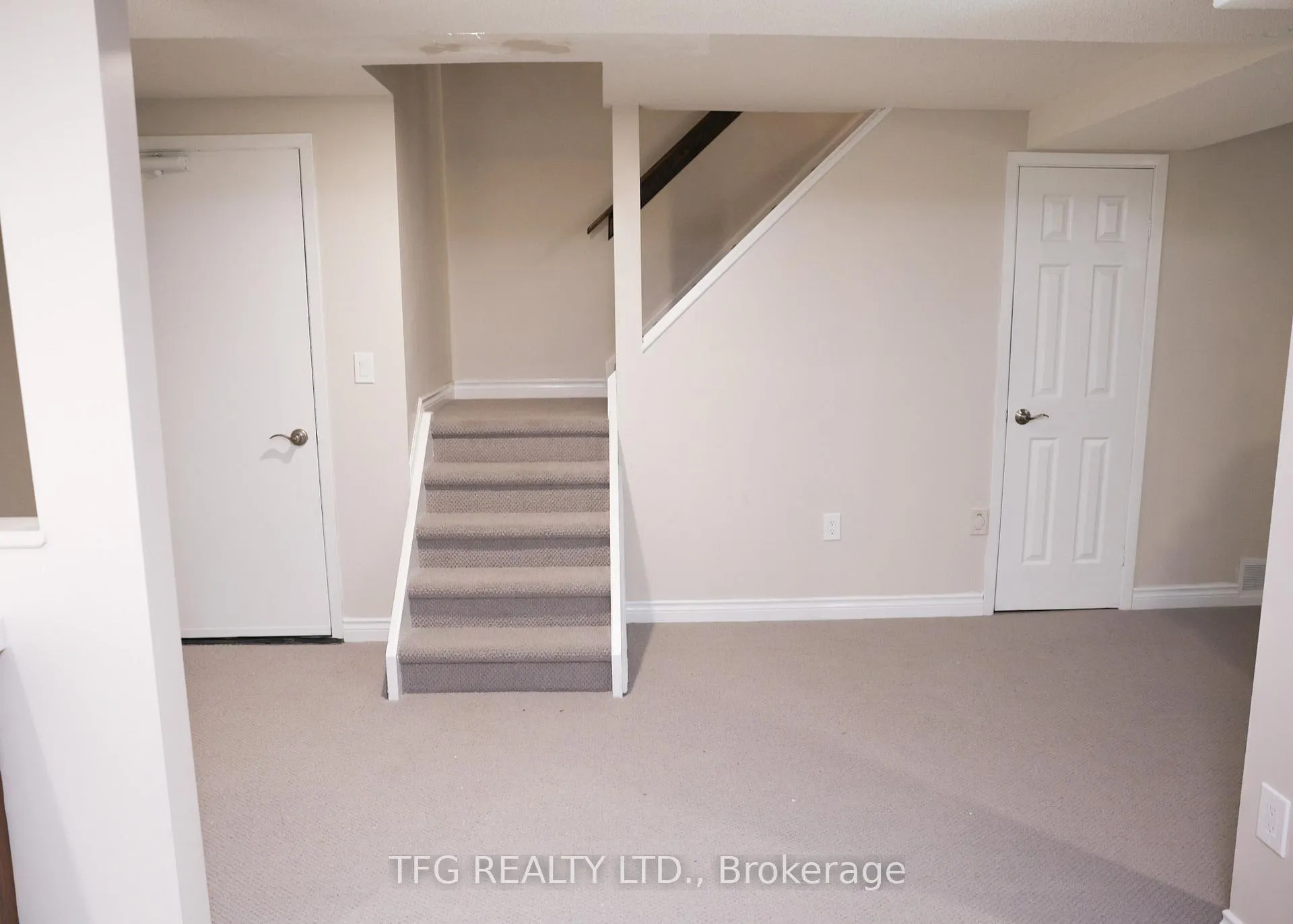 Photo 41 of 4 Carriage Lane, Clarington, Courtice — HOMEH