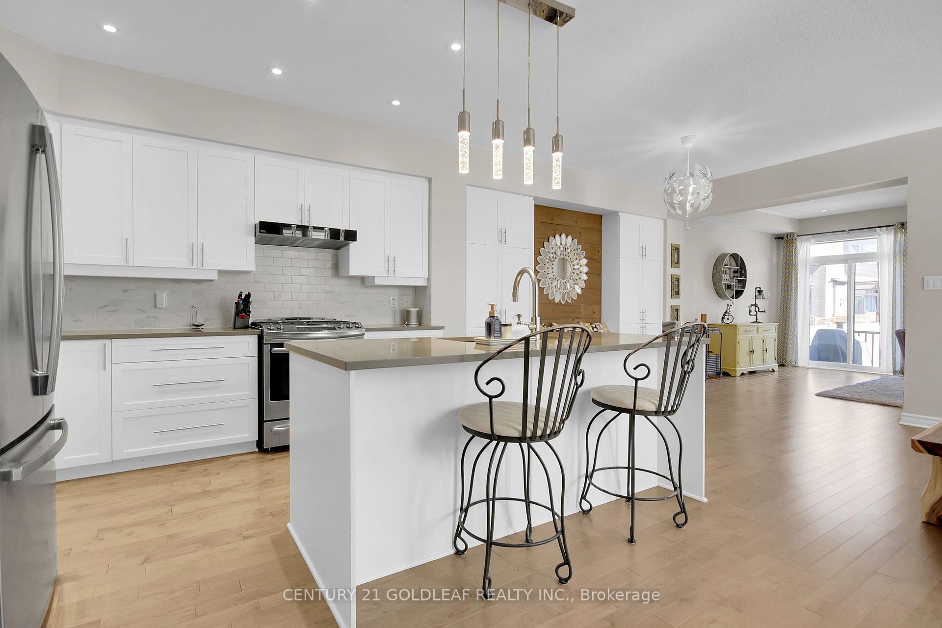 Photo 7 of 524 Earnscliffe Grove, Ottawa, Riverside South/Gloucester Glen — HOMEH