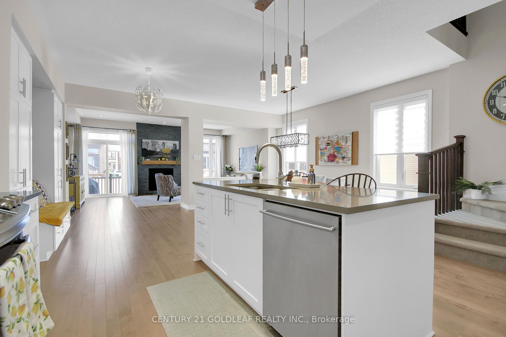 Photo 15 of 524 Earnscliffe Grove, Ottawa, Riverside South/Gloucester Glen — HOMEH