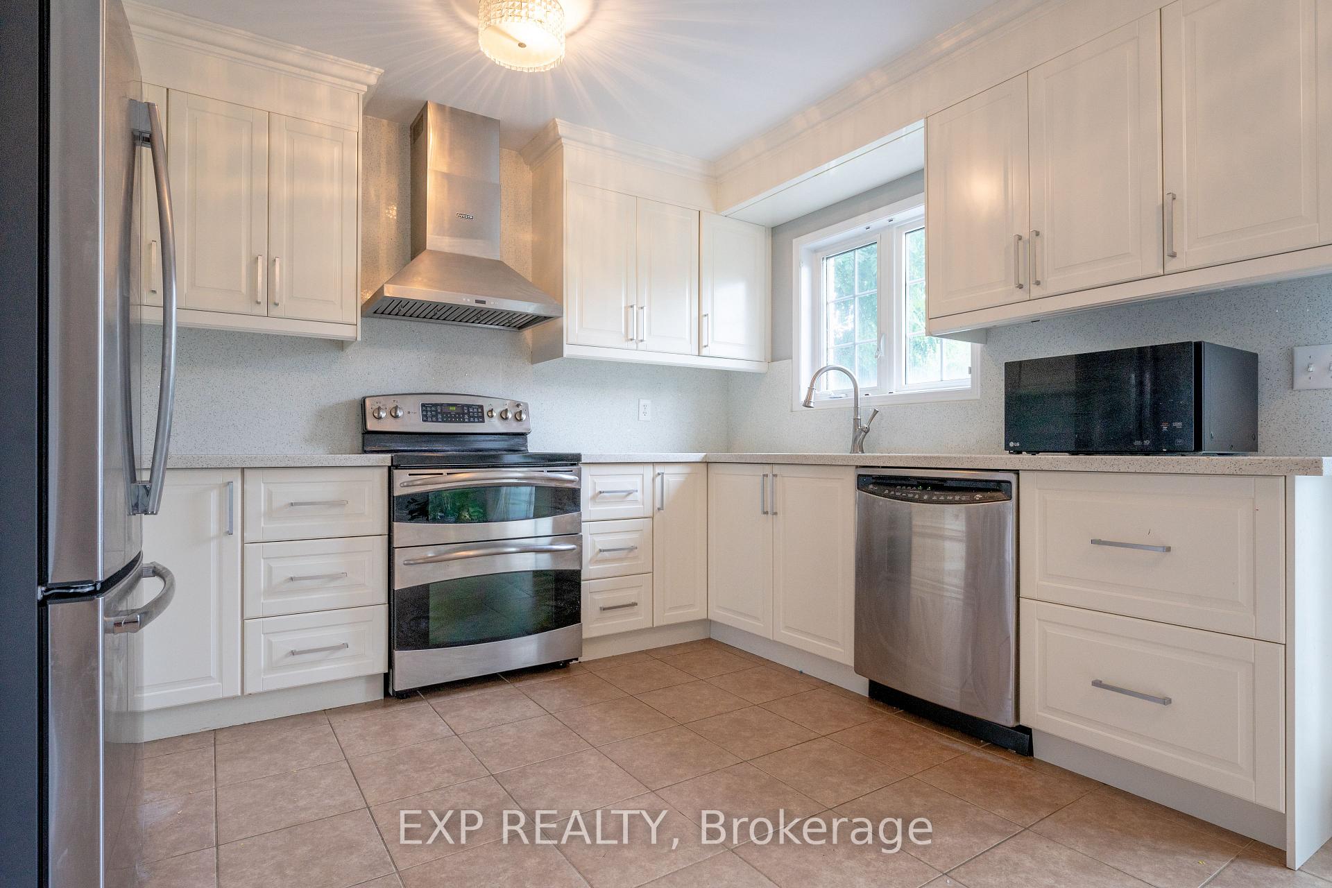 Photo 7 of 4800 Capri Crescent, Burlington, Alton — HOMEH