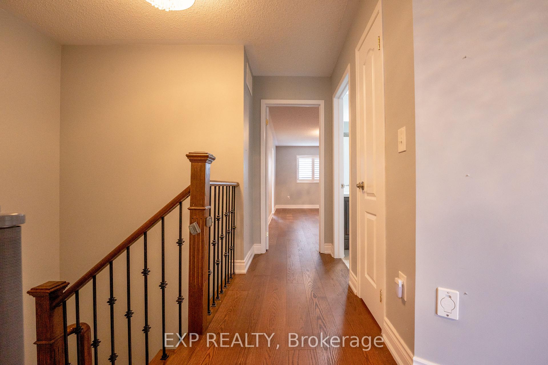 Photo 9 of 4800 Capri Crescent, Burlington, Alton — HOMEH