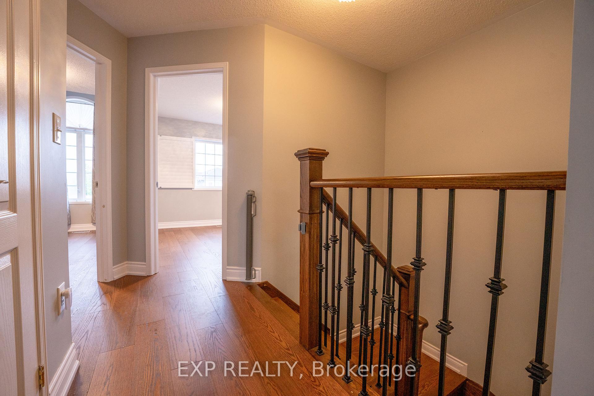 Photo 10 of 4800 Capri Crescent, Burlington, Alton — HOMEH