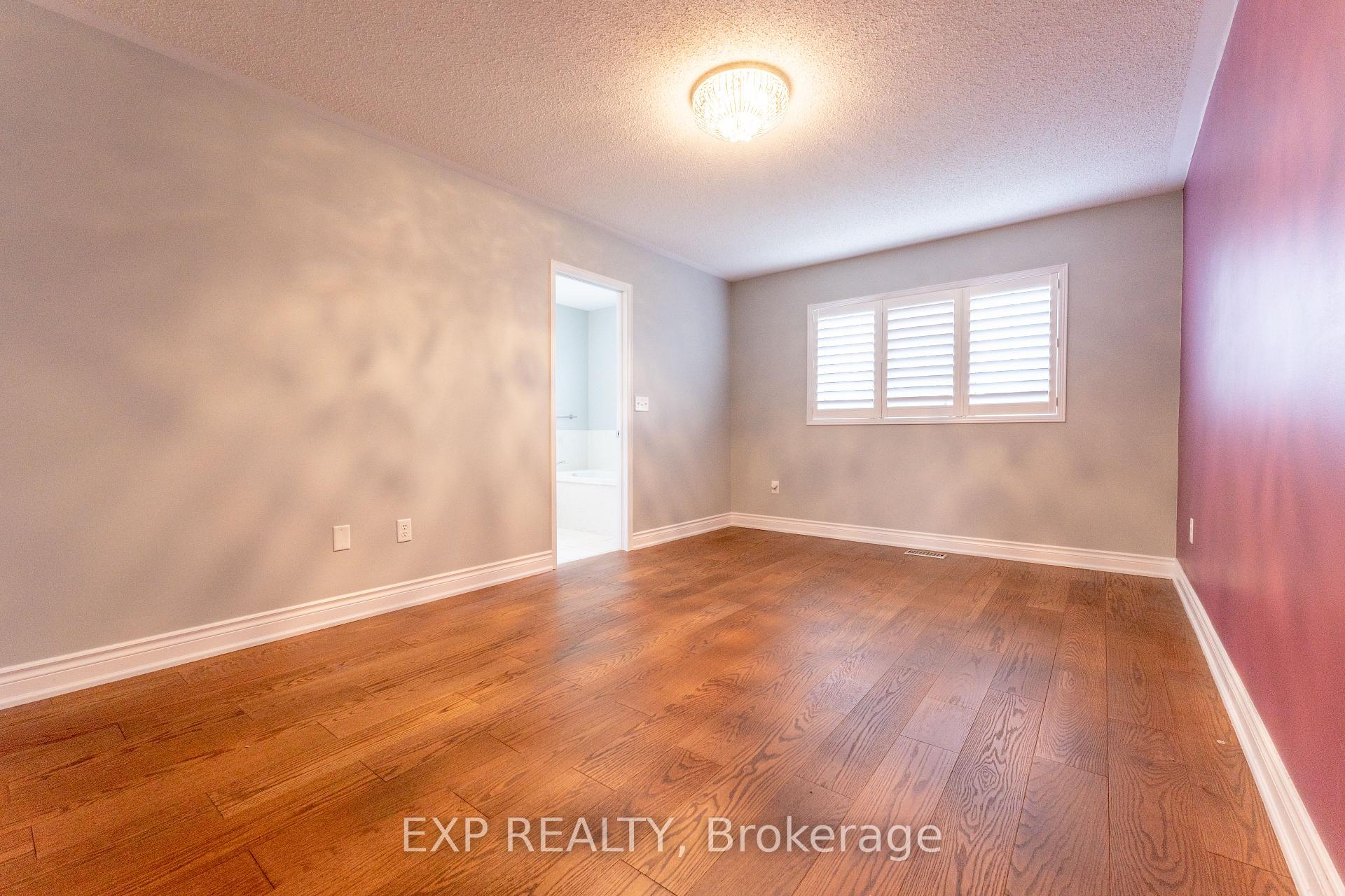 Photo 12 of 4800 Capri Crescent, Burlington, Alton — HOMEH