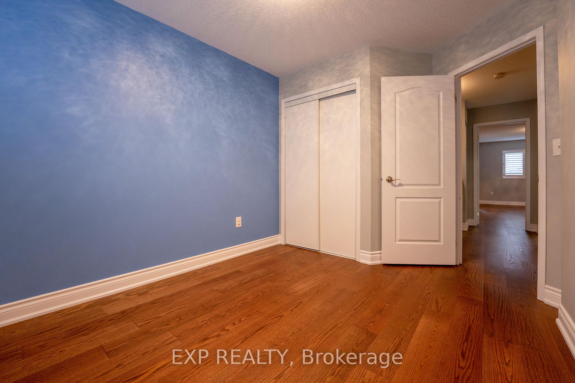 Photo 18 of 4800 Capri Crescent, Burlington, Alton — HOMEH