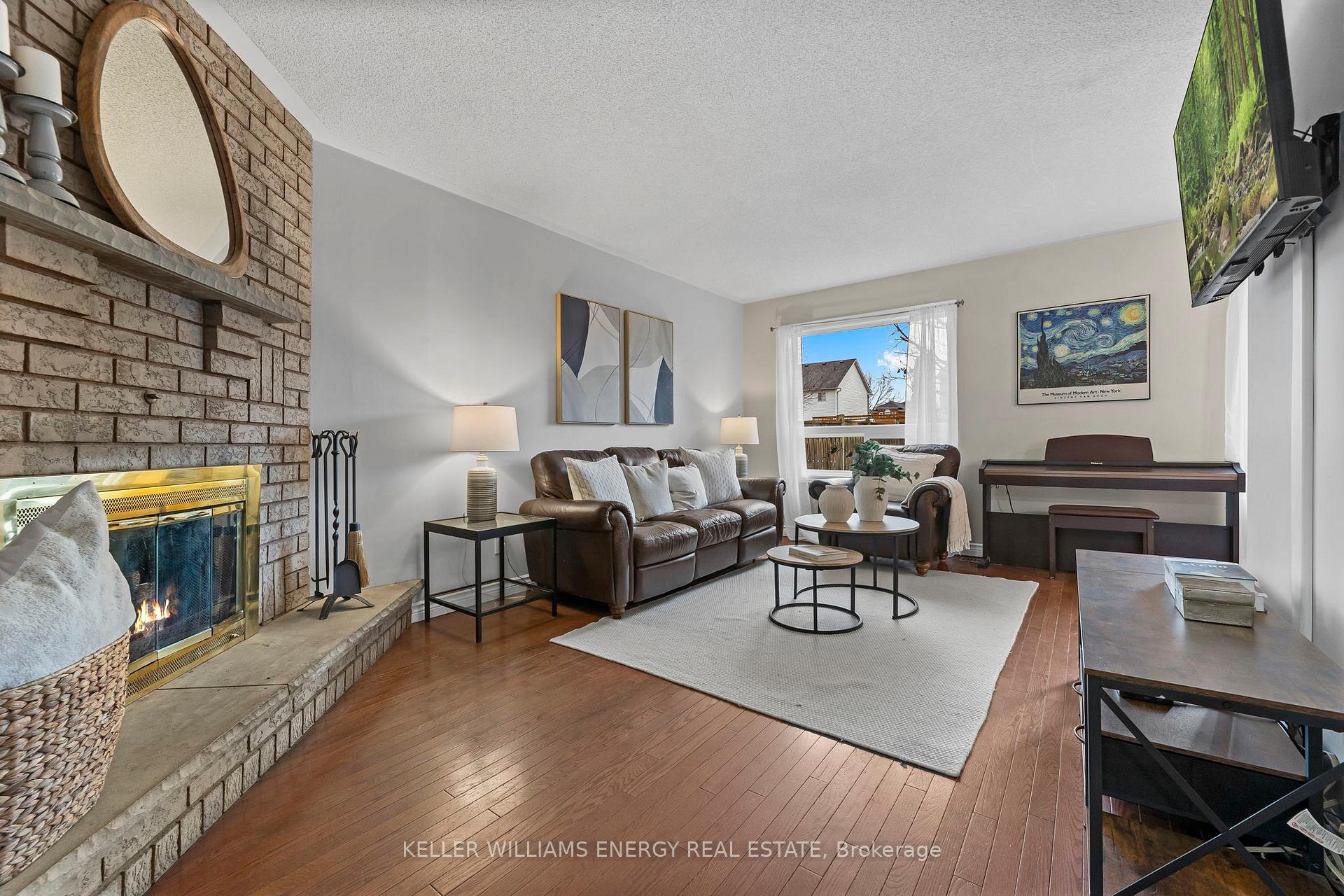 Photo 4 of 50 Kershaw Street, Clarington, Bowmanville — HOMEH