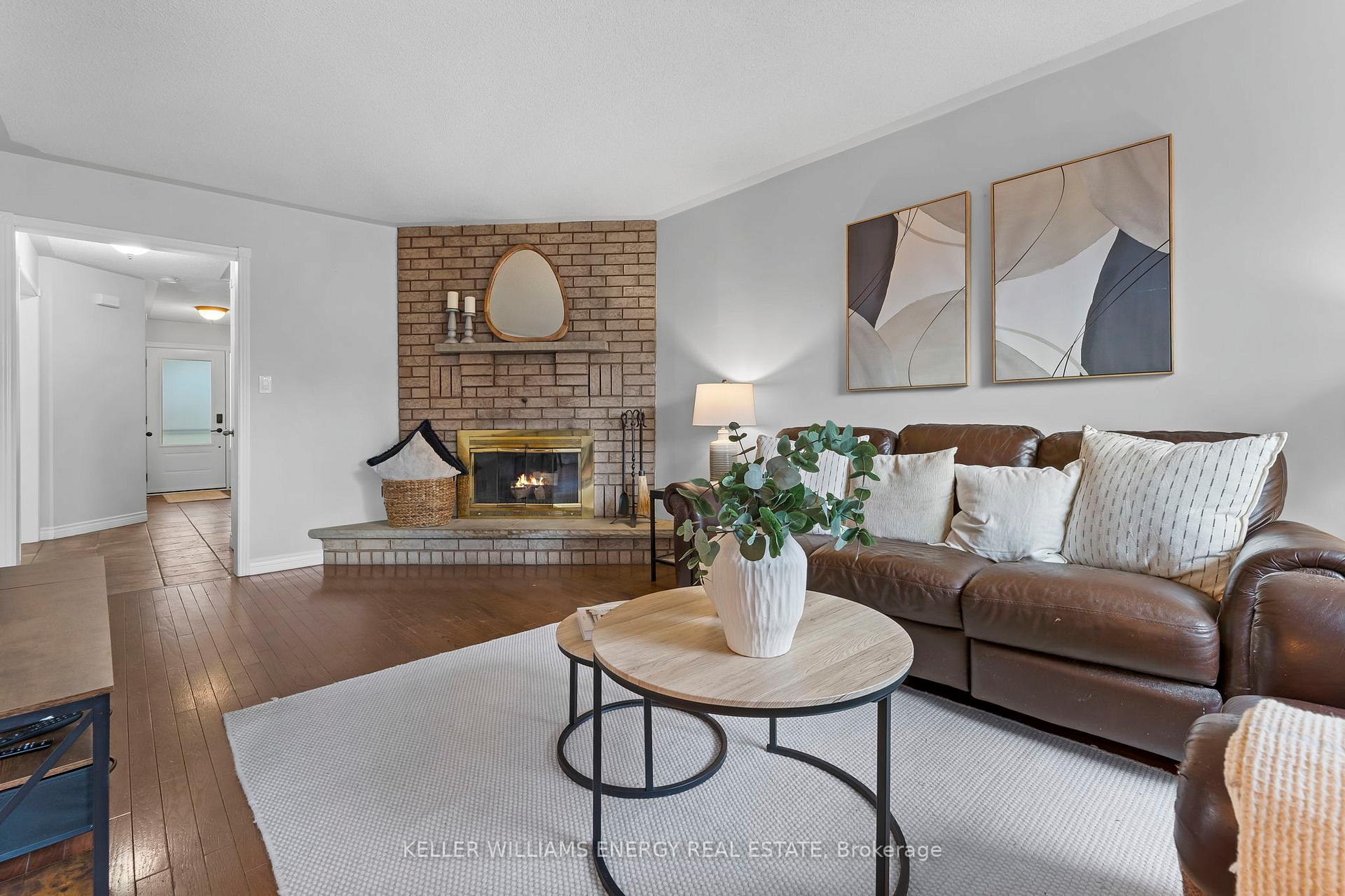 Photo 5 of 50 Kershaw Street, Clarington, Bowmanville — HOMEH