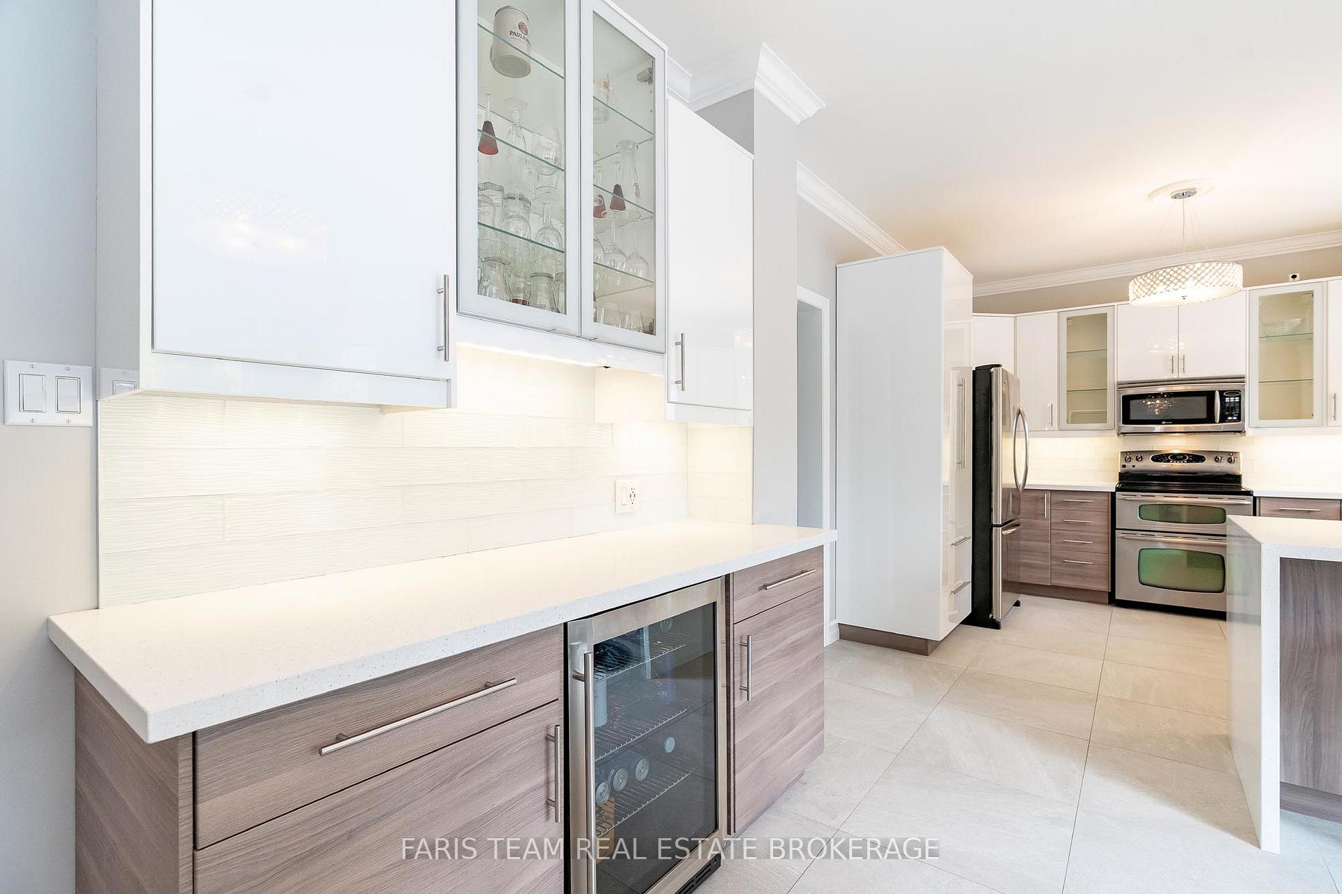 Photo 10 of 2 Sumac Street, Barrie, Bayshore — HOMEH