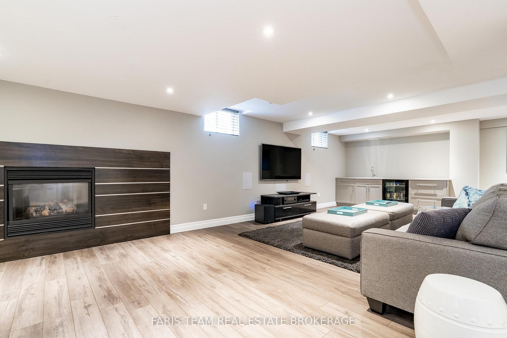 Photo 35 of 2 Sumac Street, Barrie, Bayshore — HOMEH