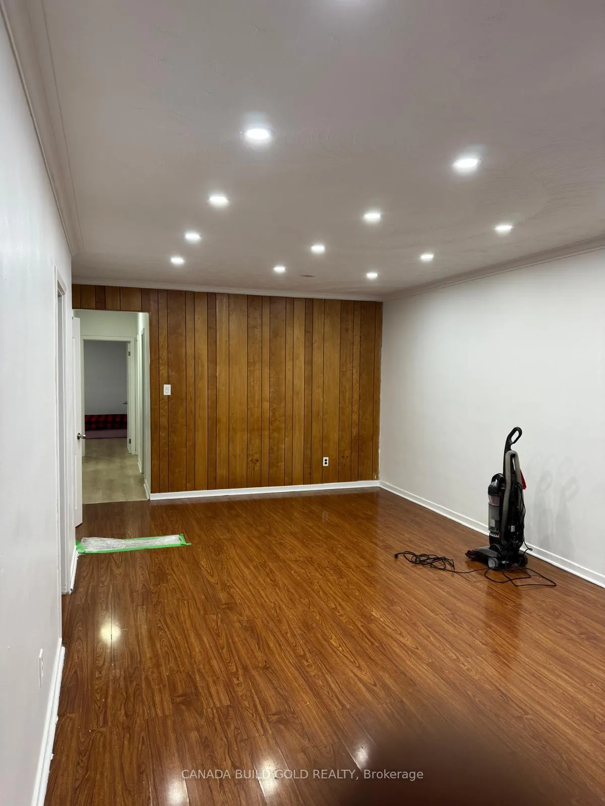 Photo 2 of 43 Aloma Crescent, Brampton, Avondale — HOMEH