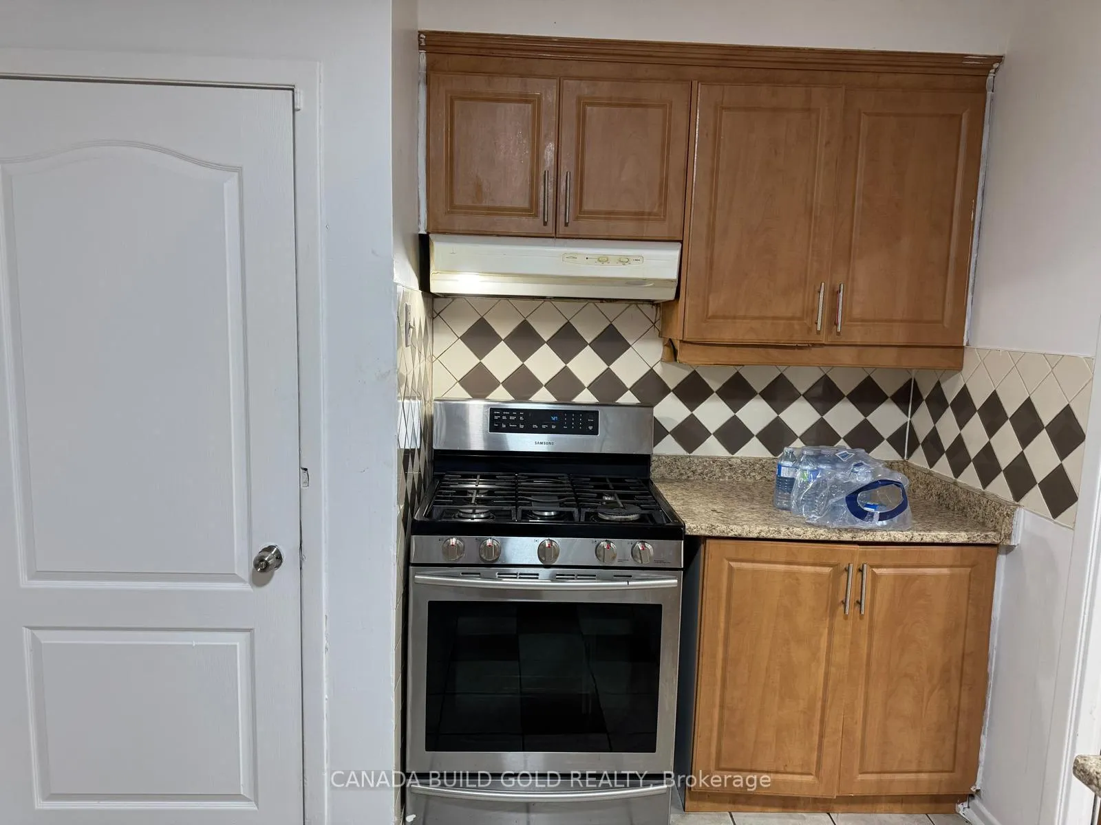 Photo 7 of 43 Aloma Crescent, Brampton, Avondale — HOMEH
