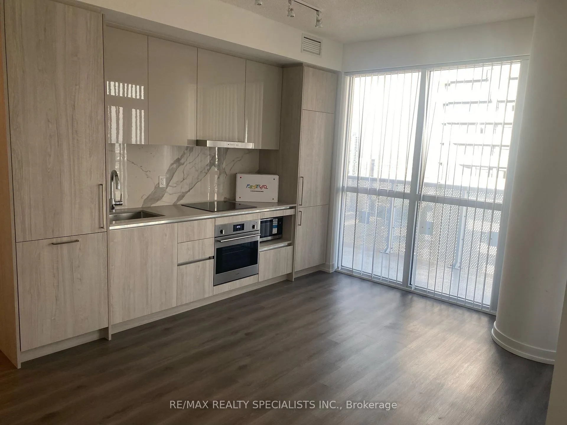 Photo 3 of Unit 5202, 225 Commerce Street, Vaughan, Vaughan Corporate Centre — HOMEH