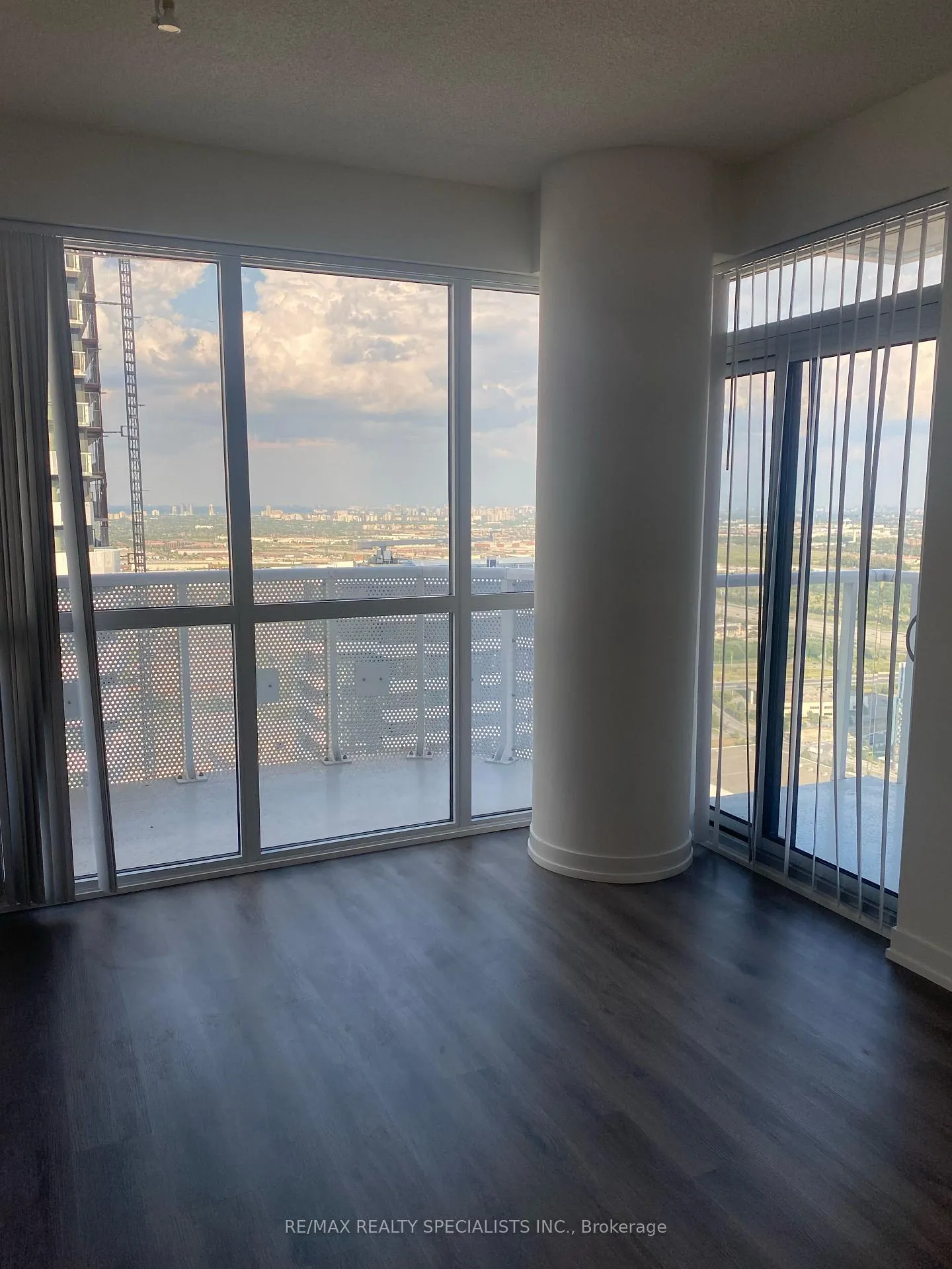 Photo 8 of Unit 5202, 225 Commerce Street, Vaughan, Vaughan Corporate Centre — HOMEH