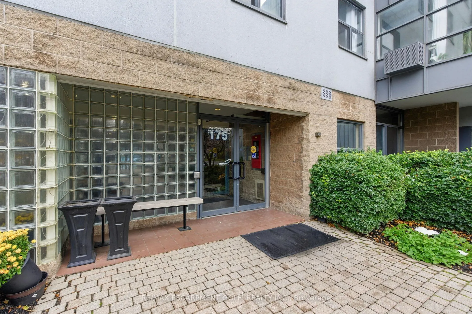 Photo 6 of Unit 510, 175 Hunter Street E, Hamilton, Corktown — HOMEH