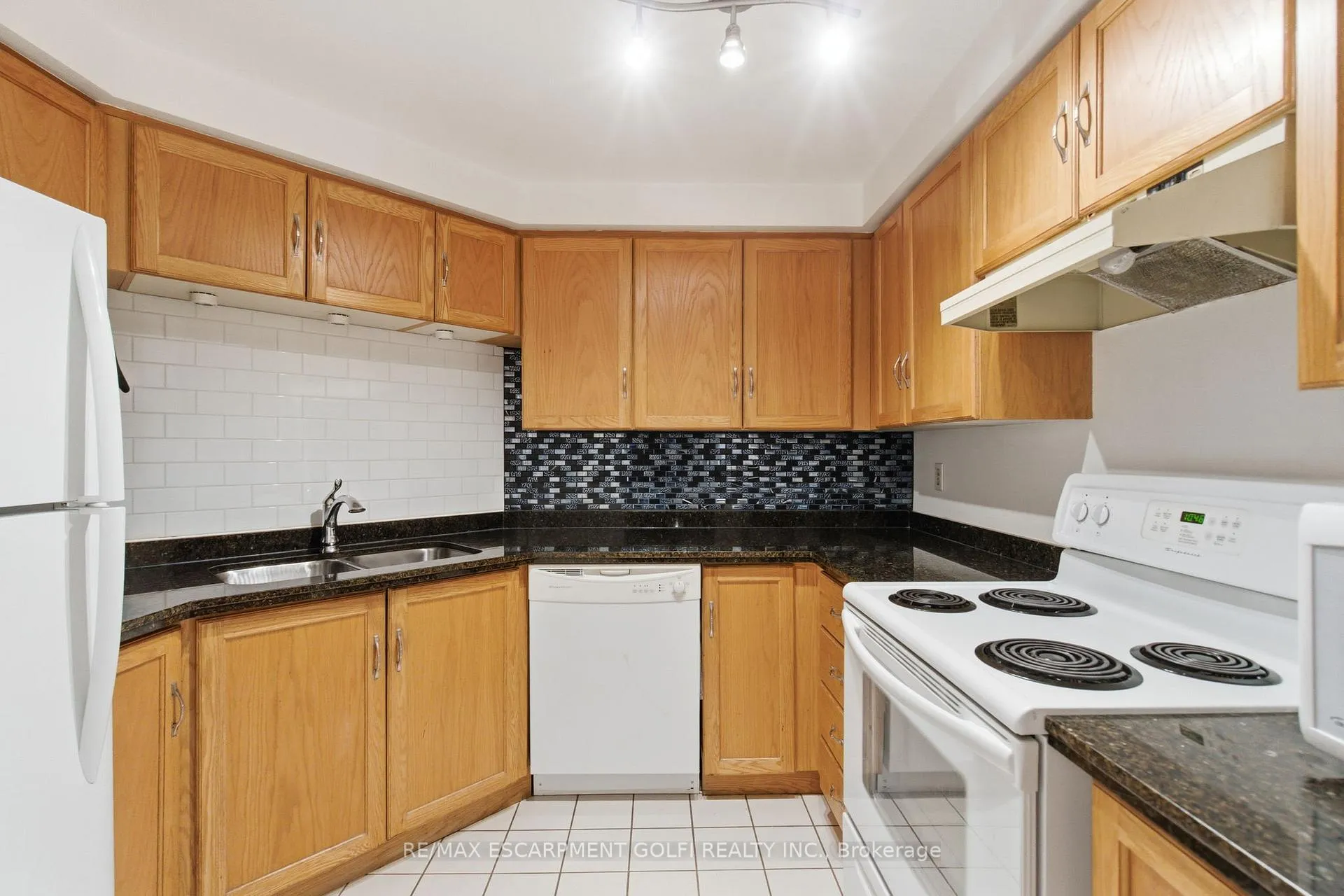 Photo 52 of Unit 510, 175 Hunter Street E, Hamilton, Corktown — HOMEH