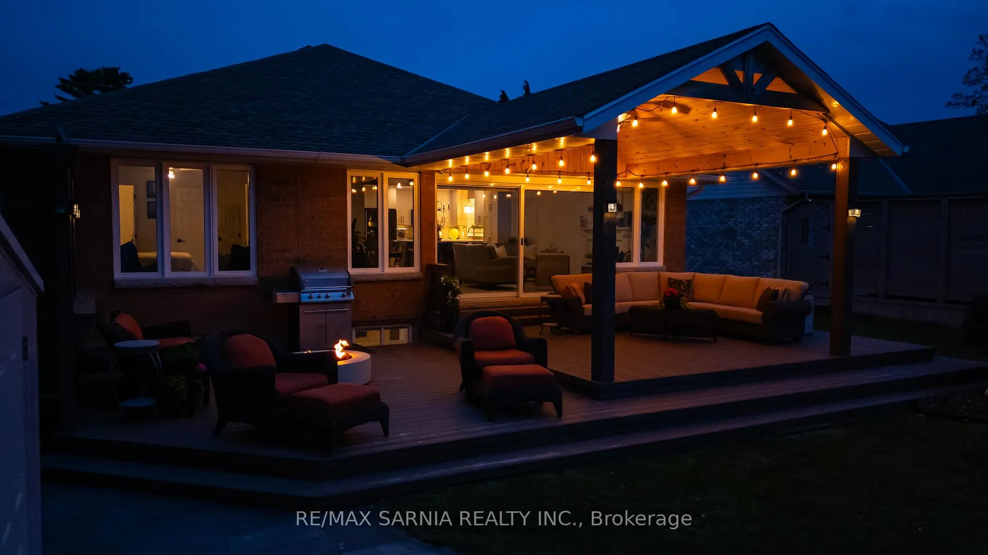 Photo 3 of 4062 Bluepoint Drive, Plympton-Wyoming, Plympton Wyoming — HOMEH