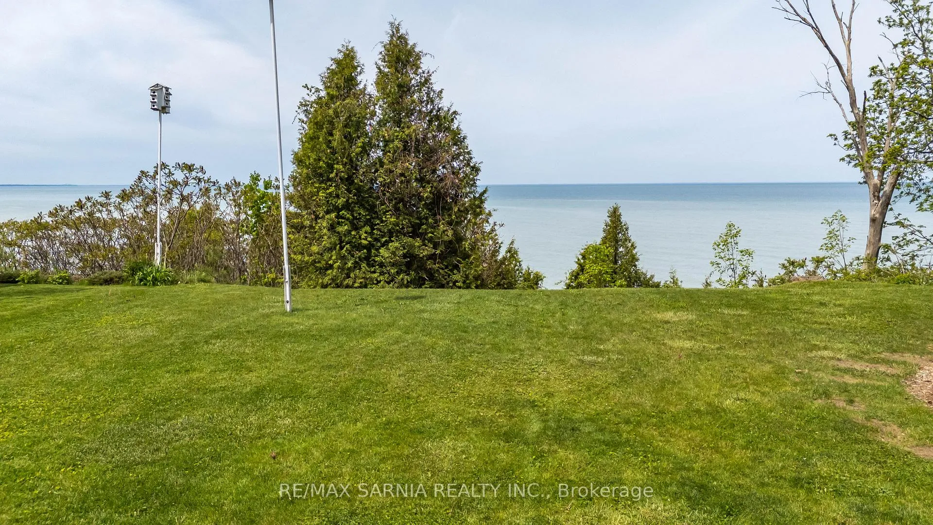 Photo 6 of 4062 Bluepoint Drive, Plympton-Wyoming, Plympton Wyoming — HOMEH