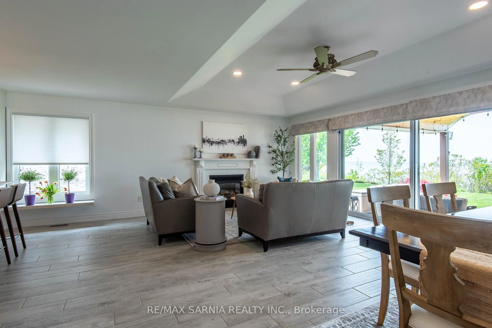 Photo 16 of 4062 Bluepoint Drive, Plympton-Wyoming, Plympton Wyoming — HOMEH