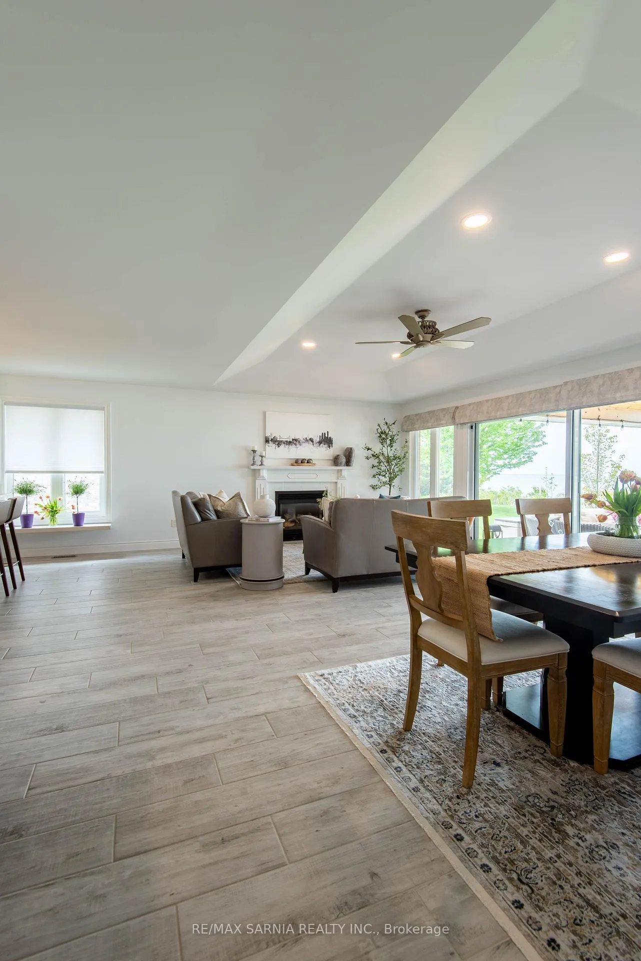 Photo 20 of 4062 Bluepoint Drive, Plympton-Wyoming, Plympton Wyoming — HOMEH
