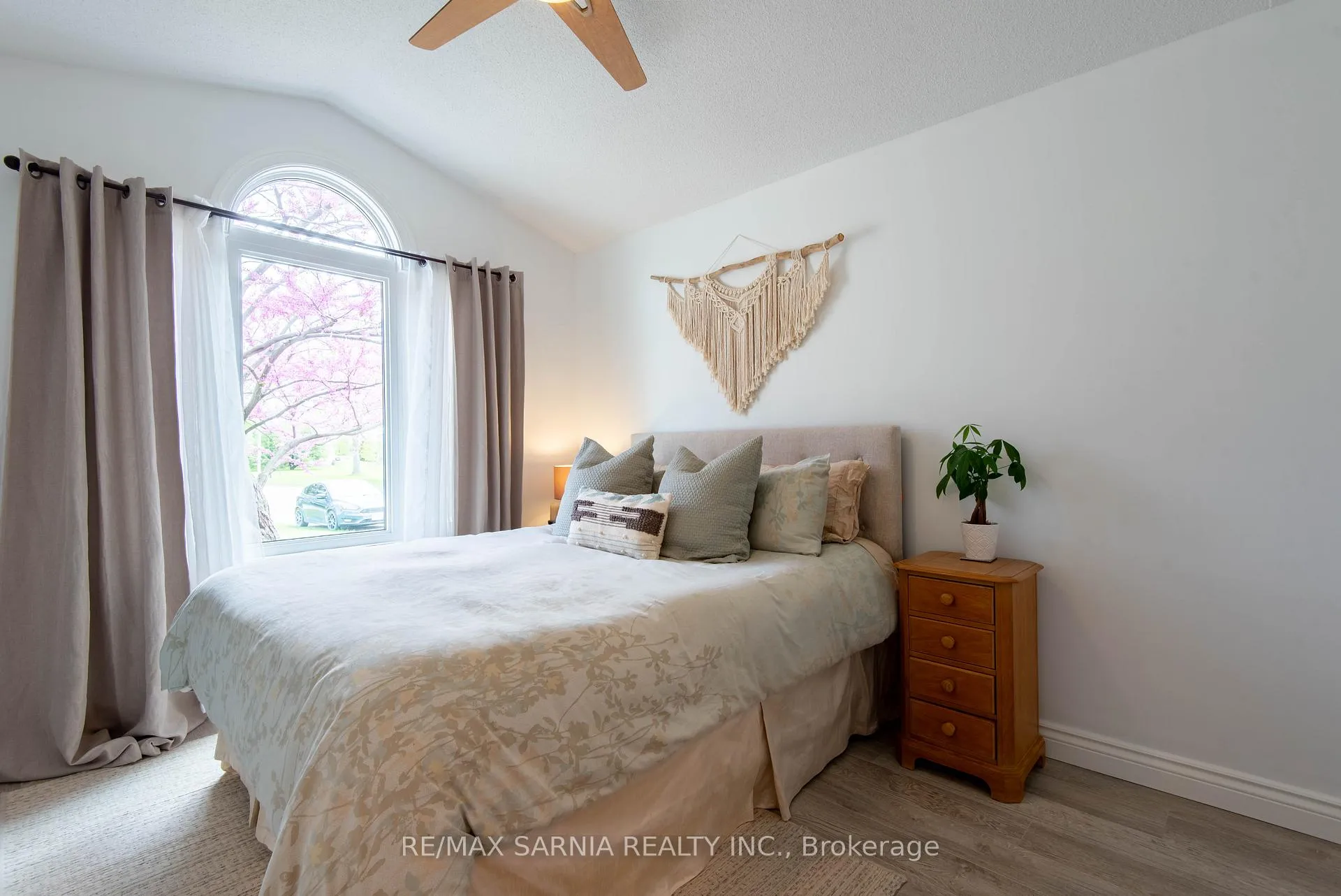 Photo 29 of 4062 Bluepoint Drive, Plympton-Wyoming, Plympton Wyoming — HOMEH