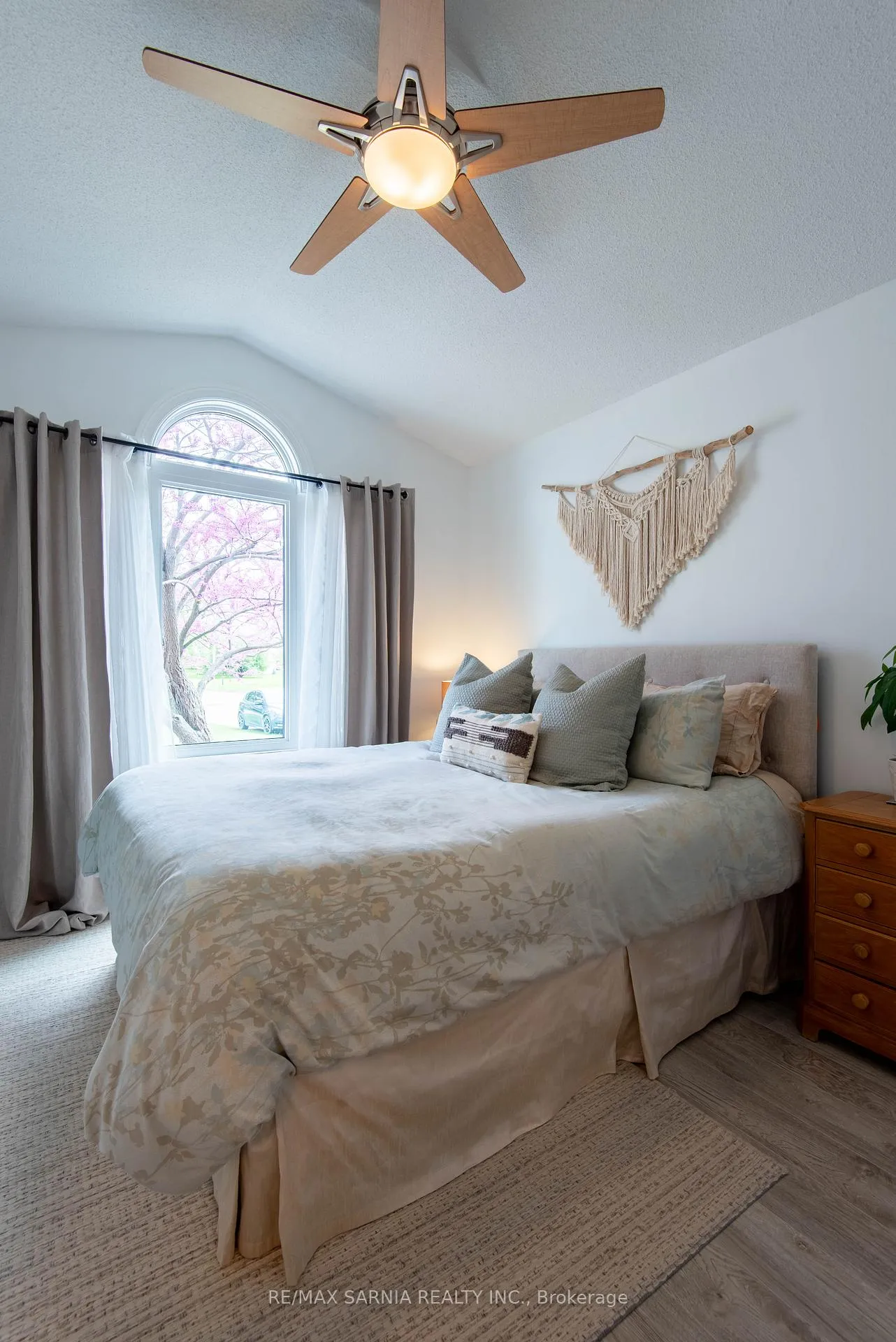 Photo 30 of 4062 Bluepoint Drive, Plympton-Wyoming, Plympton Wyoming — HOMEH