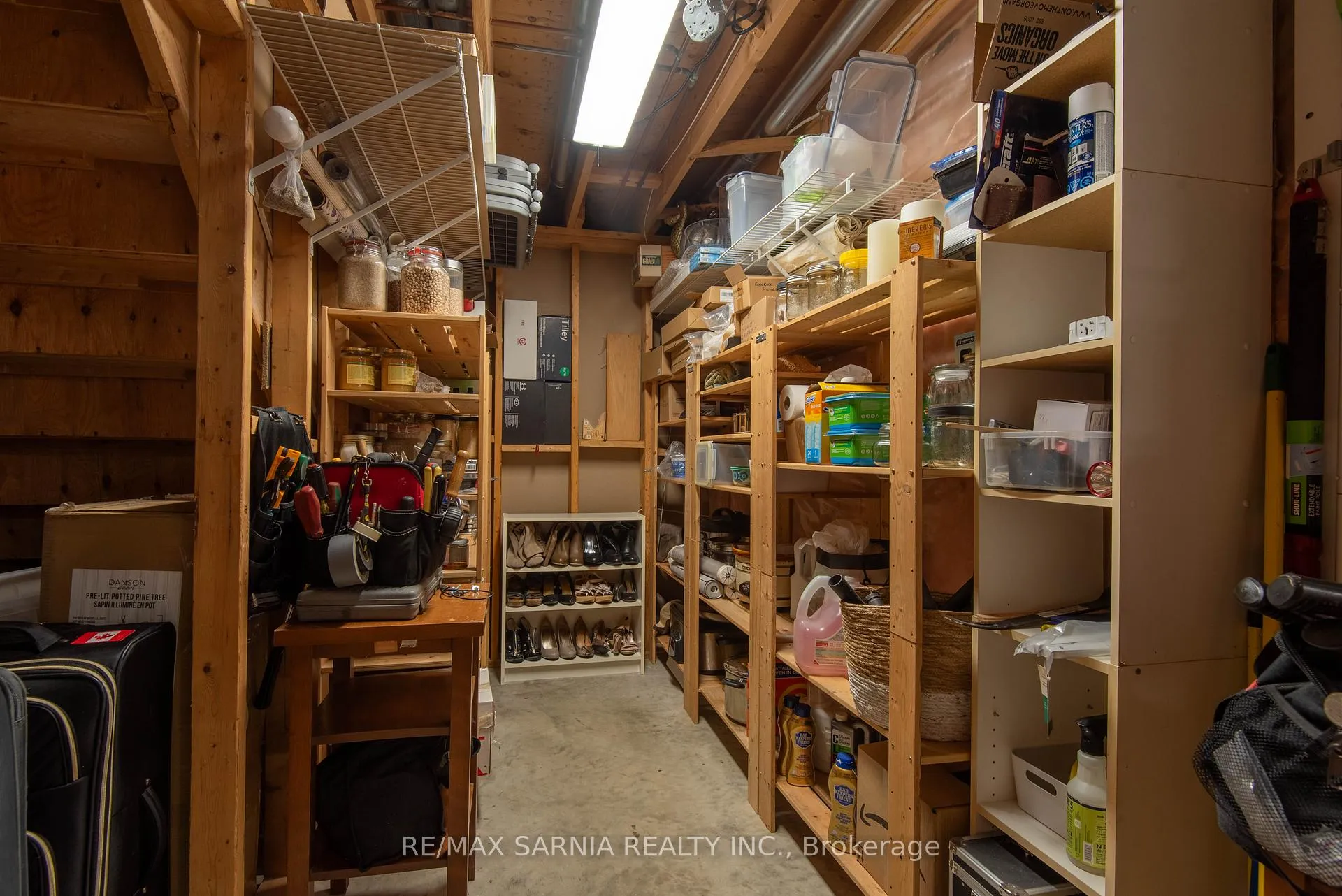 Photo 42 of 4062 Bluepoint Drive, Plympton-Wyoming, Plympton Wyoming — HOMEH